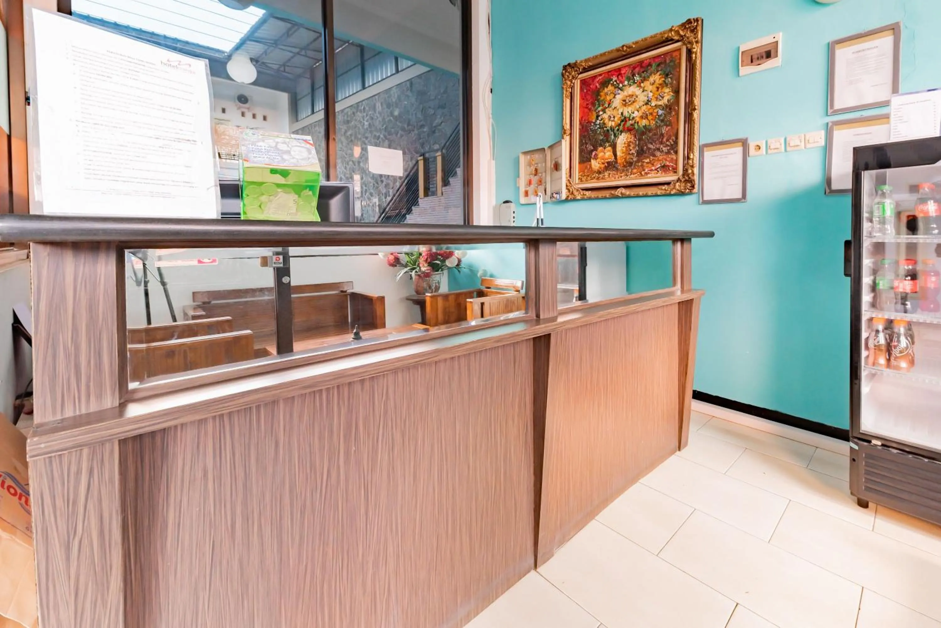 Lobby or reception in RedDoorz near Kejaksan Station Cirebon