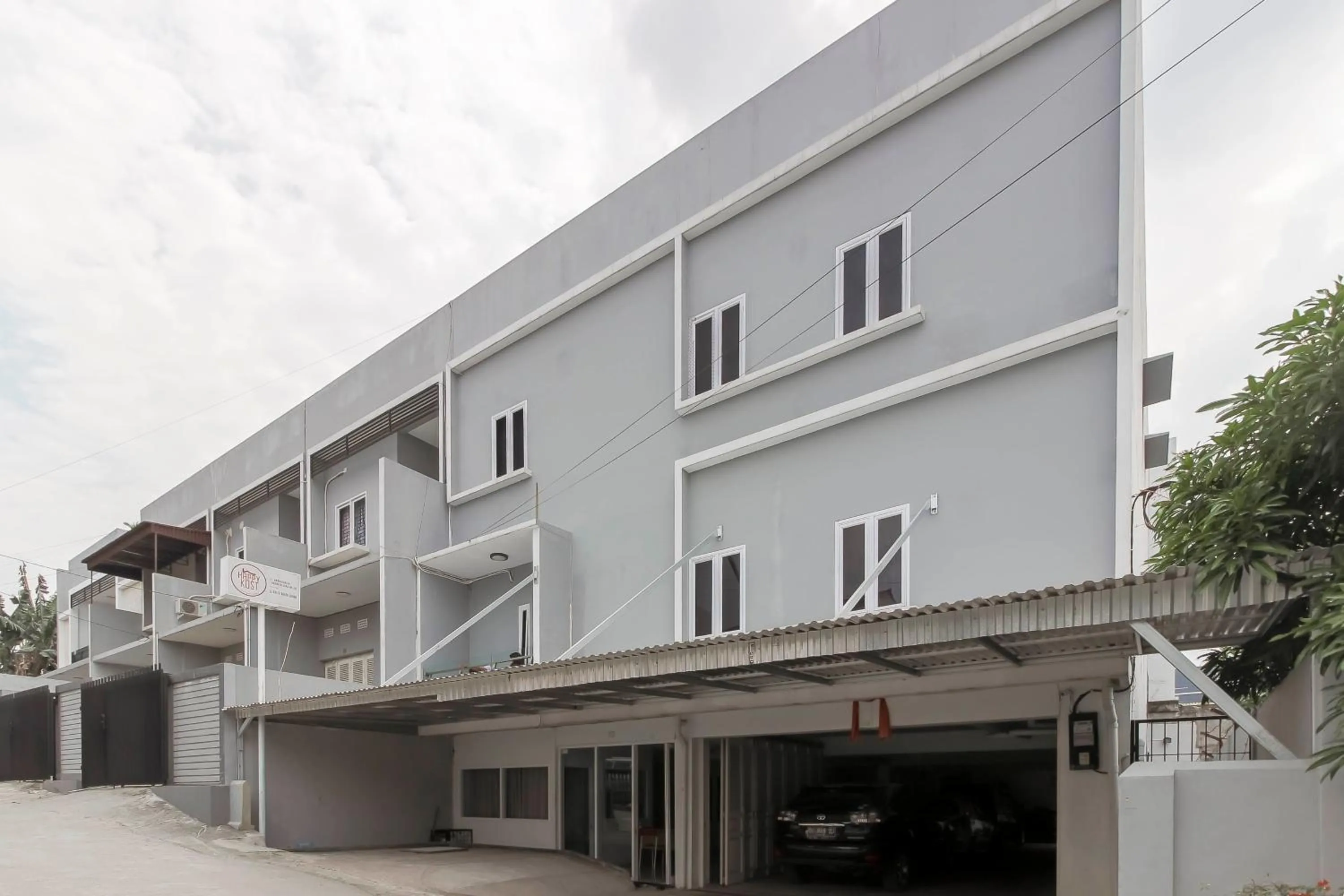 Property building in RedDoorz near Siloam Hospital Palembang
