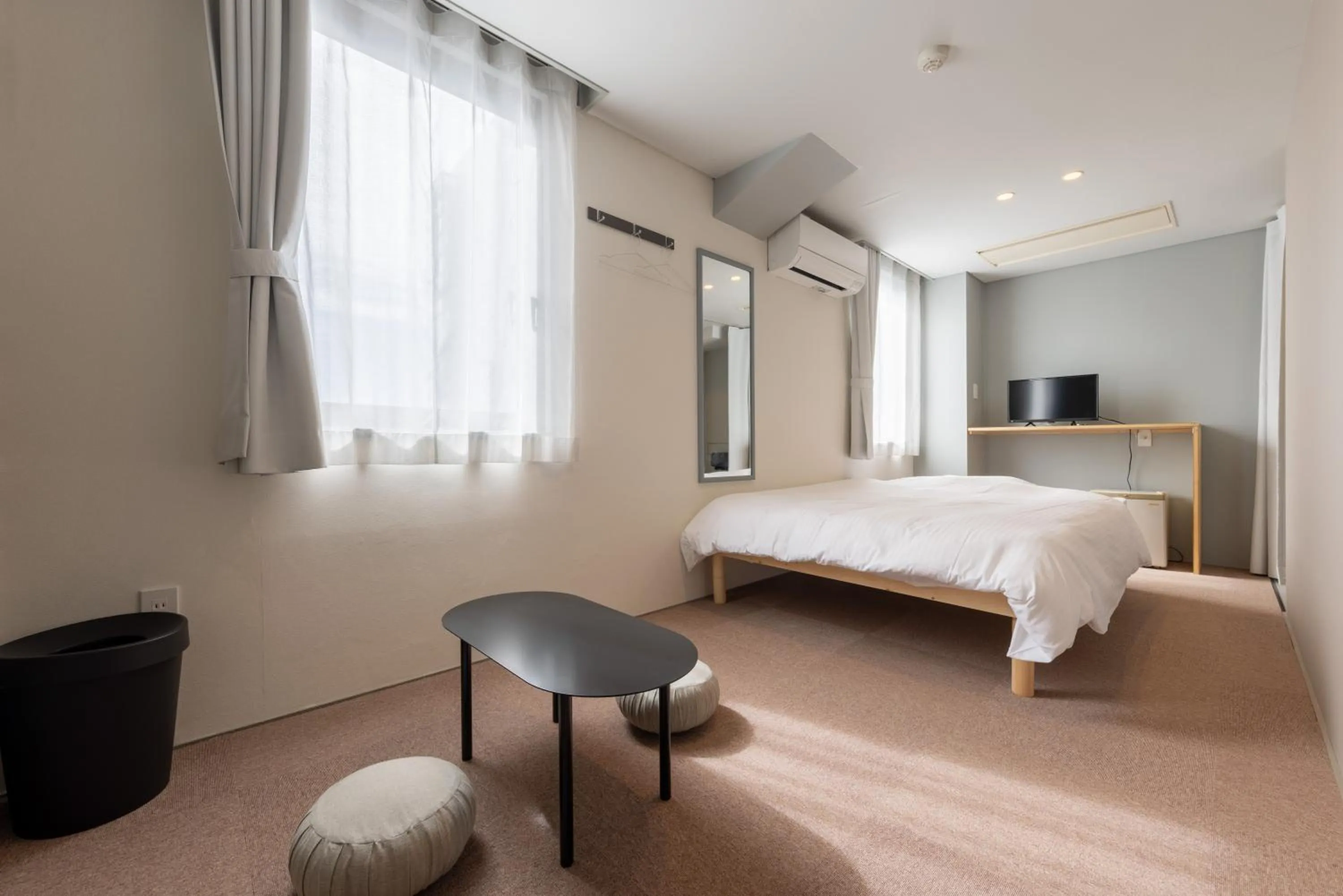 Photo of the whole room, Bed in Crasco TABI-NE