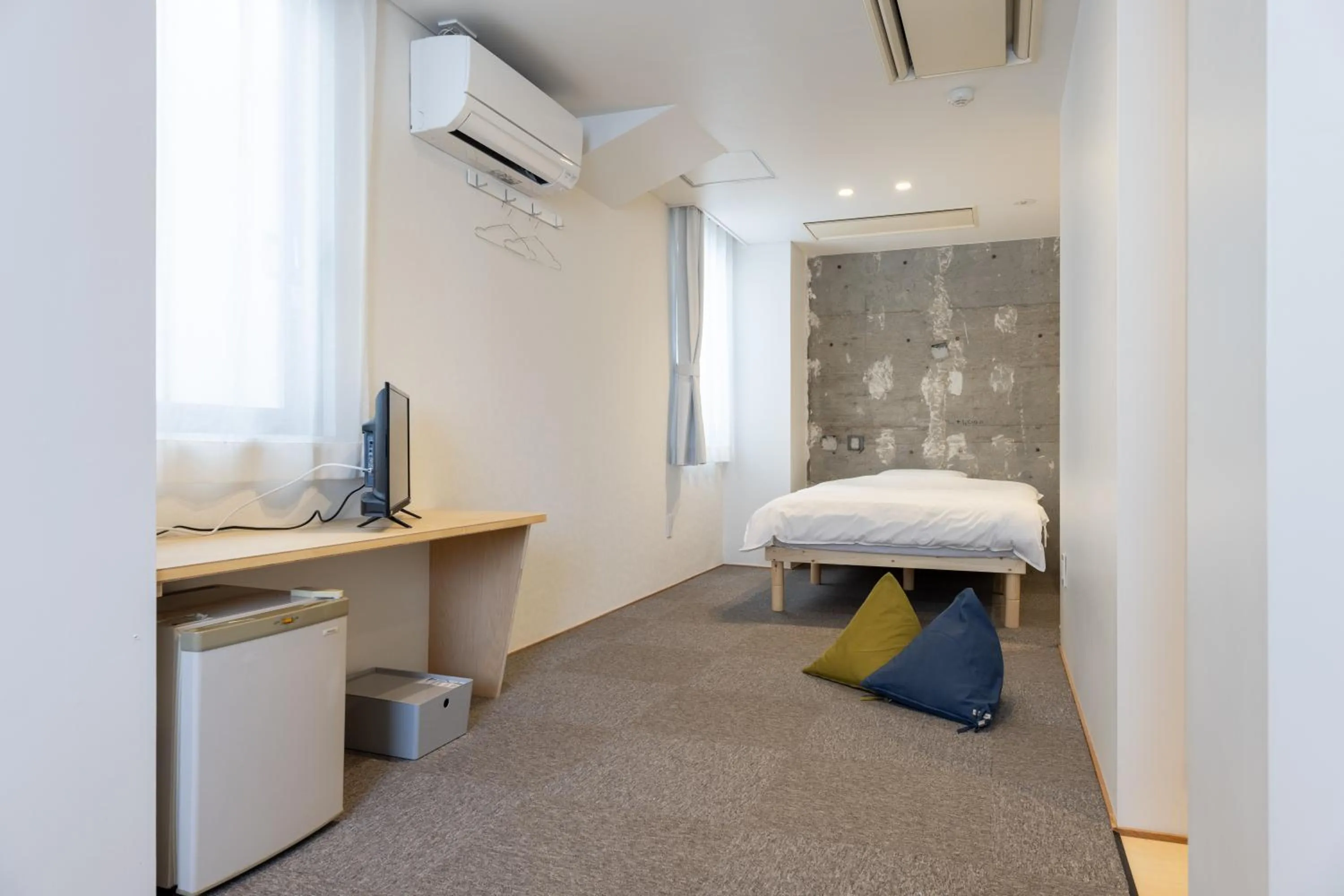 Photo of the whole room, Bed in Crasco TABI-NE