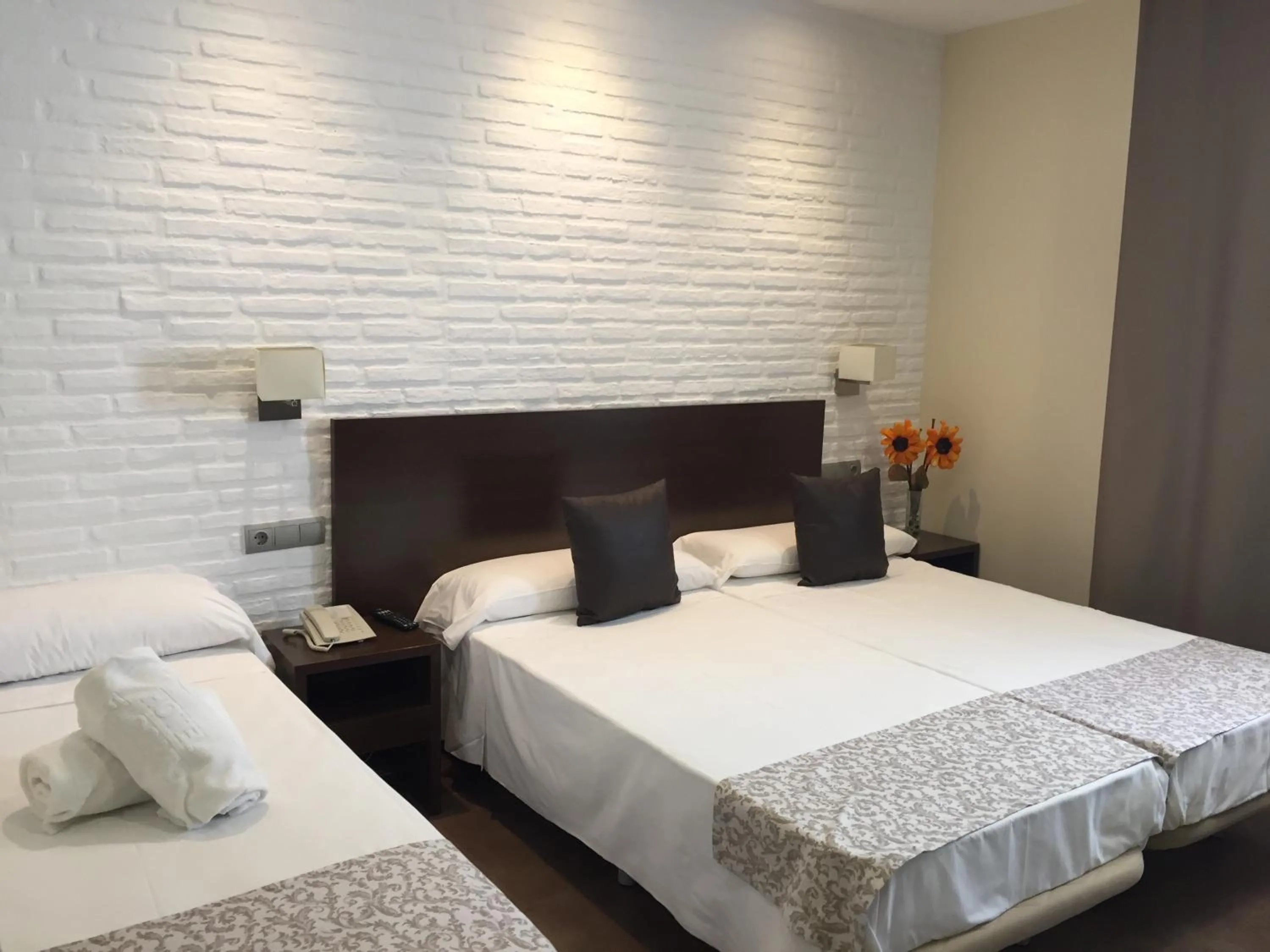 Bedroom, Bed in Hotel Restaurante El Corte