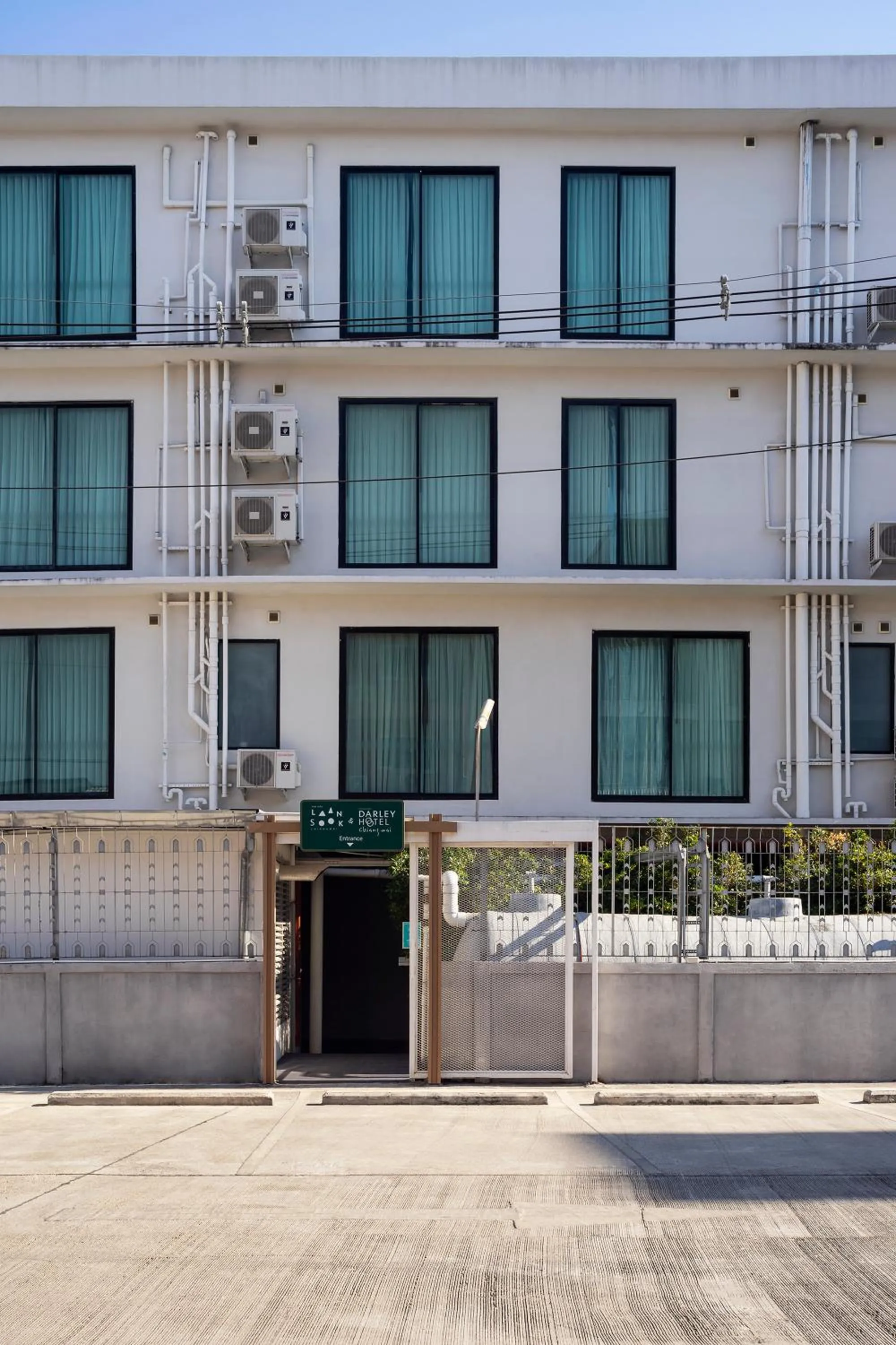 Parking in Darley Hotel Chiangmai