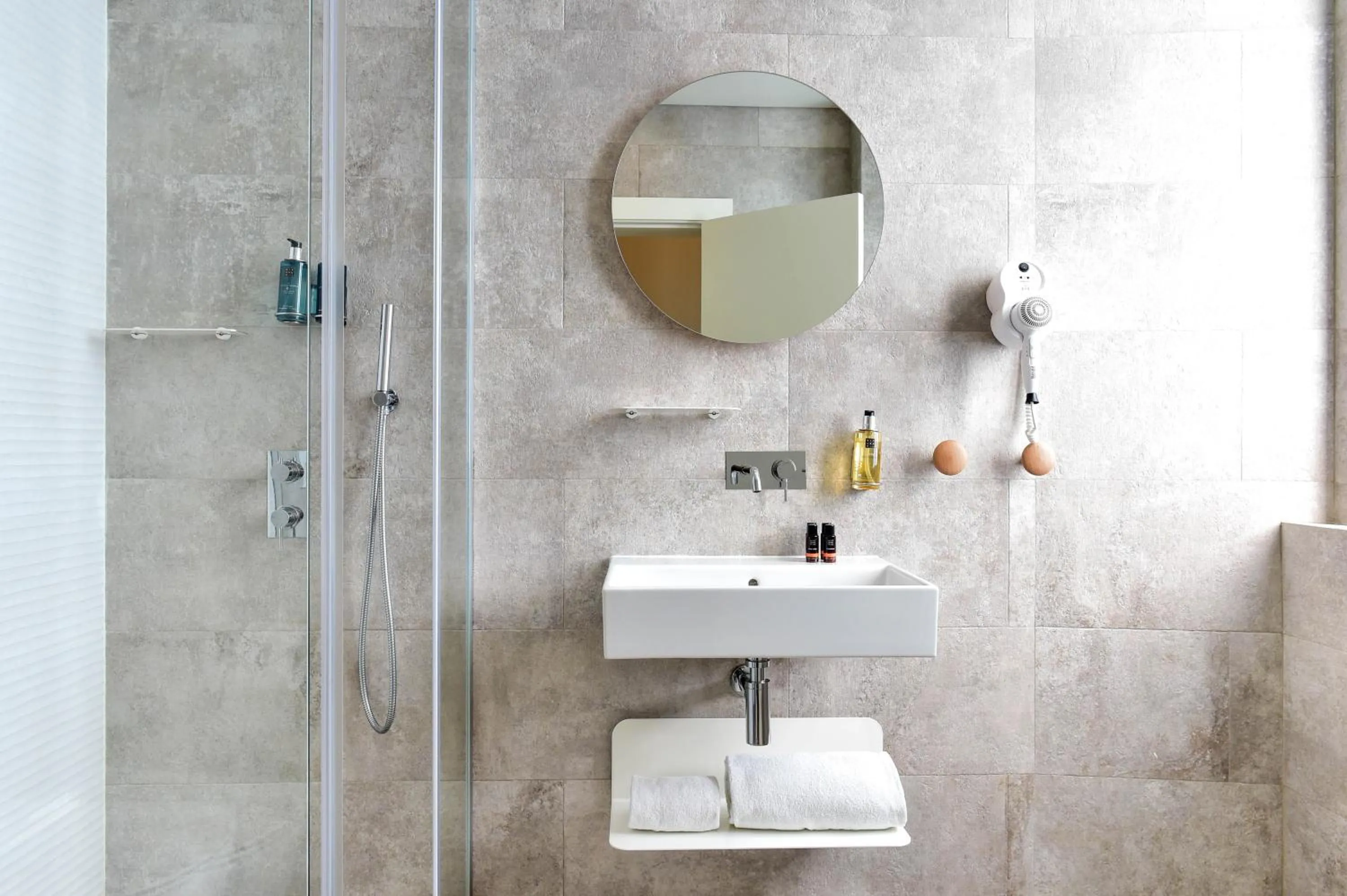 Shower in My Story Hotel Tejo