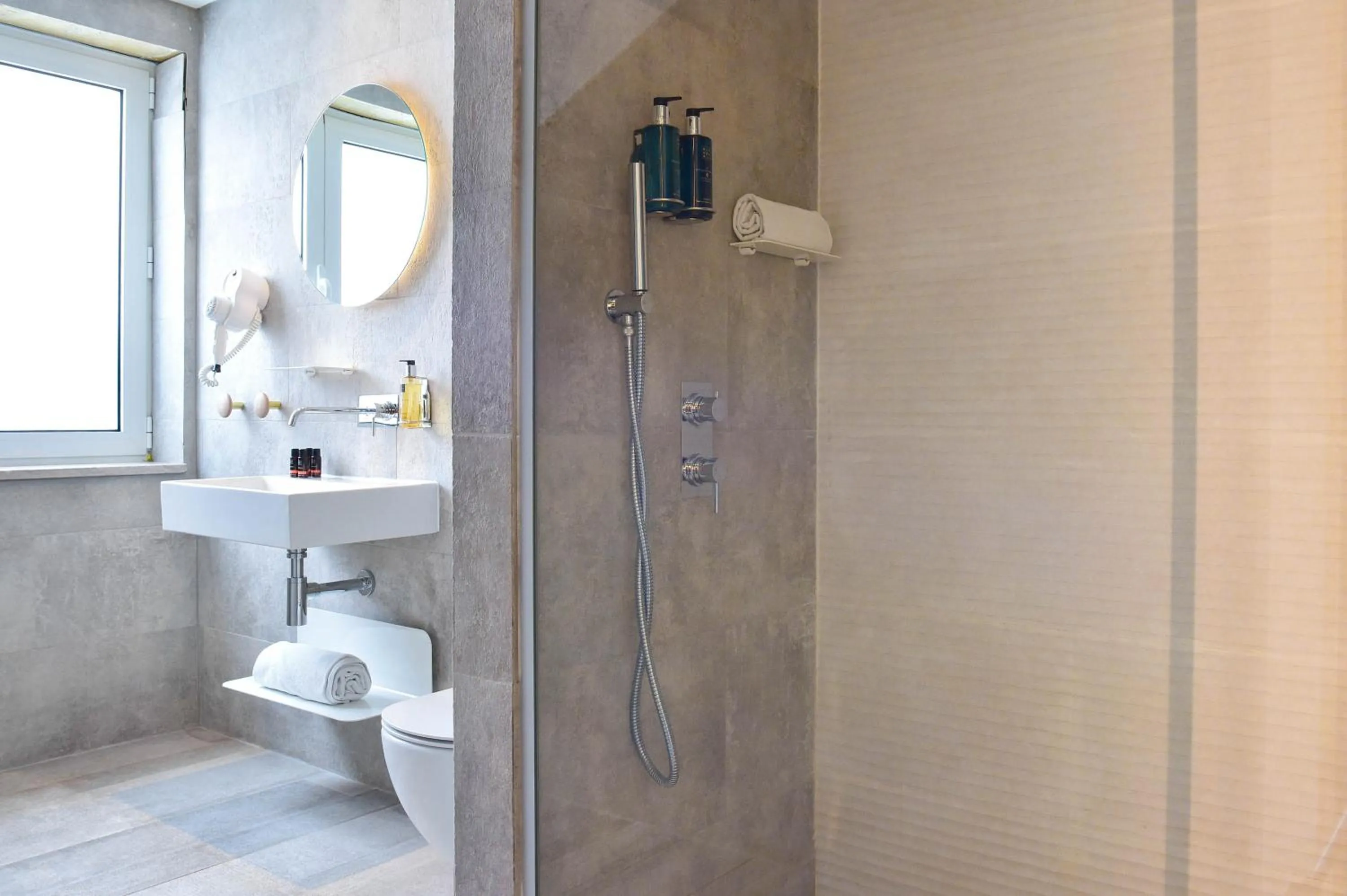 Shower in My Story Hotel Tejo