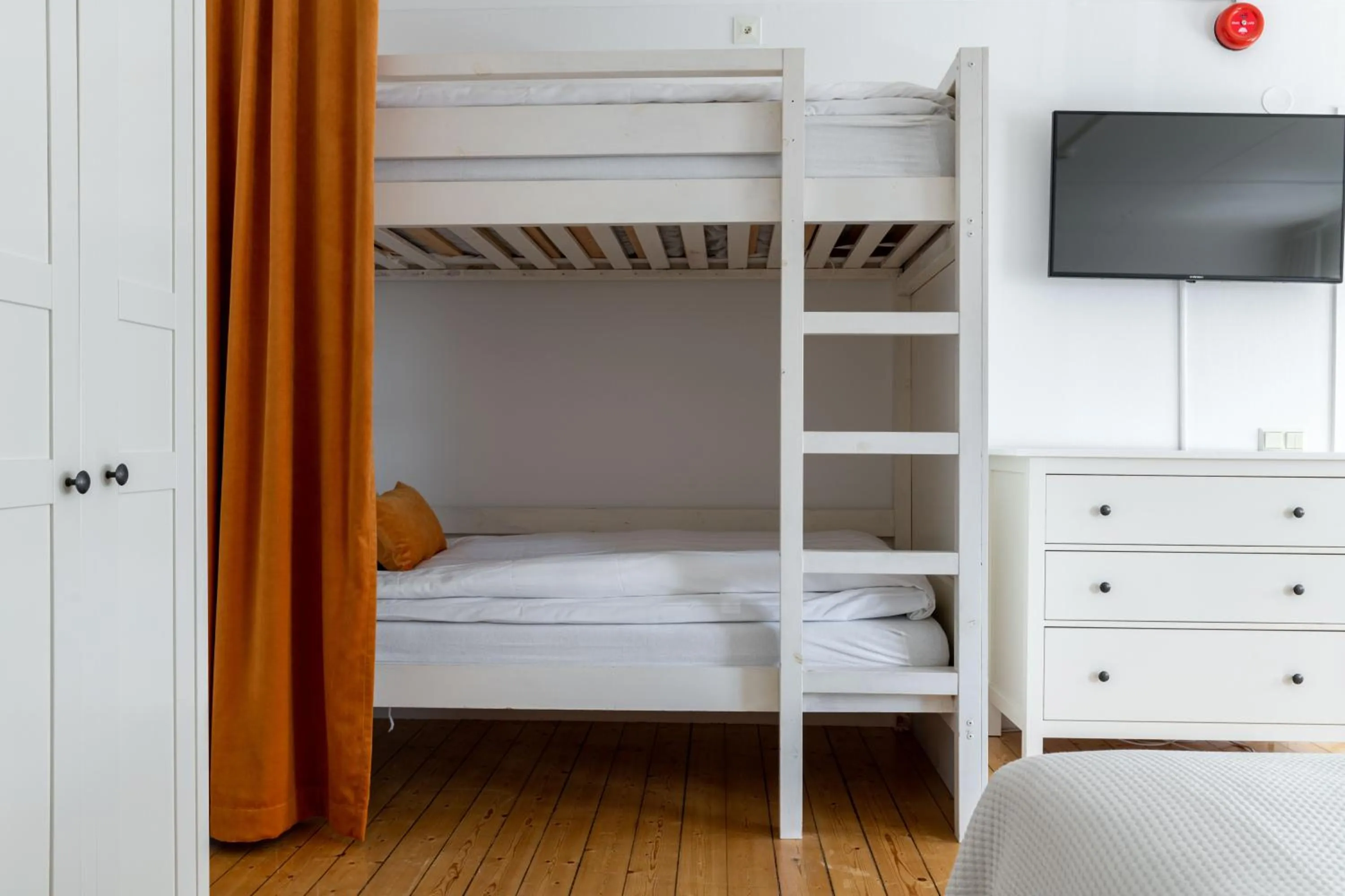 bunk bed, Bed in Bryggan Fjällbacka