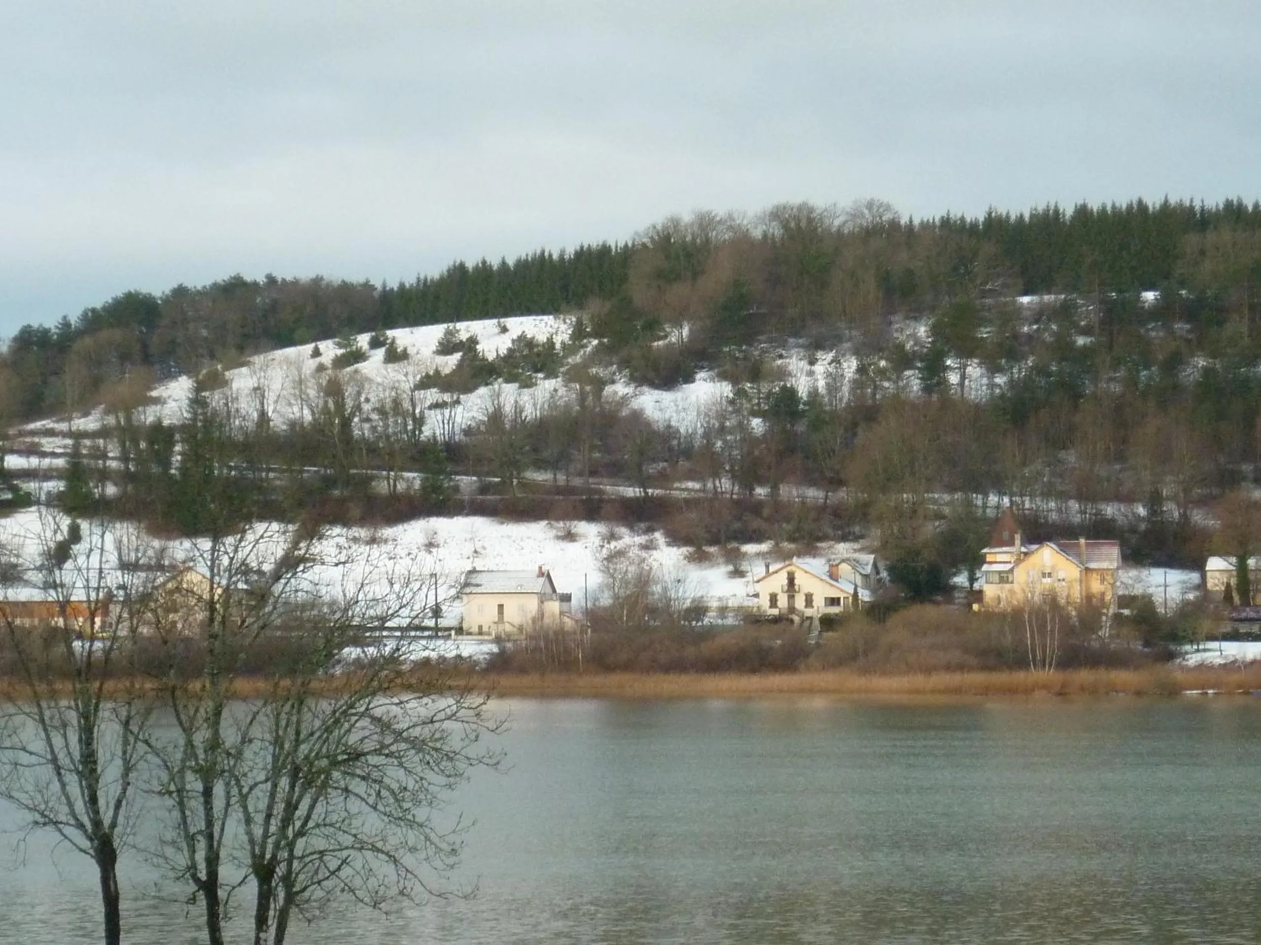 Winter in Hotel Restaurant La Chaumiere du Lac