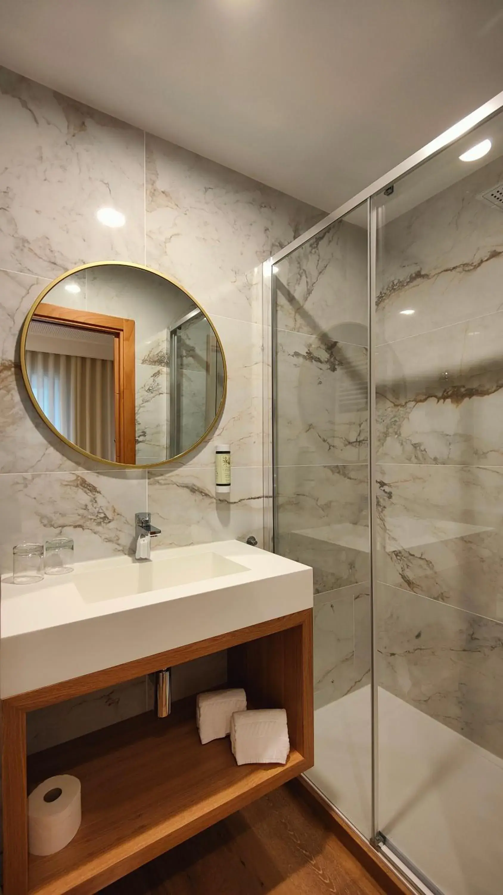 Small Double Room - single occupancy in Hotel Berne Small Double Room - single occupancy in Hotel Berne