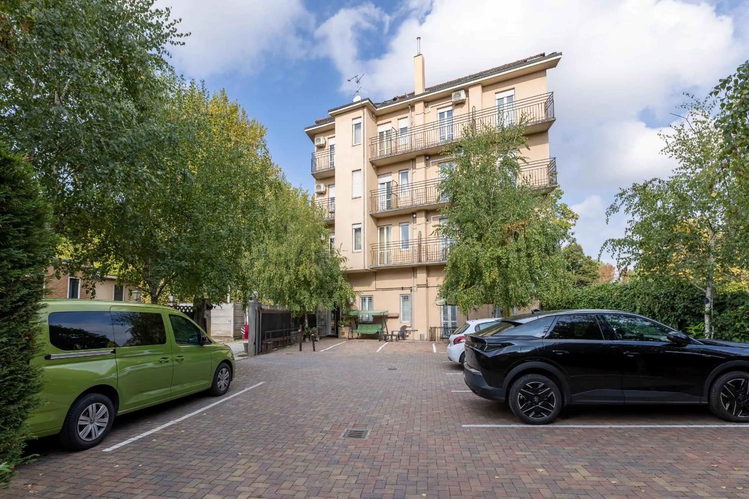Facade/entrance in Domino Hotel