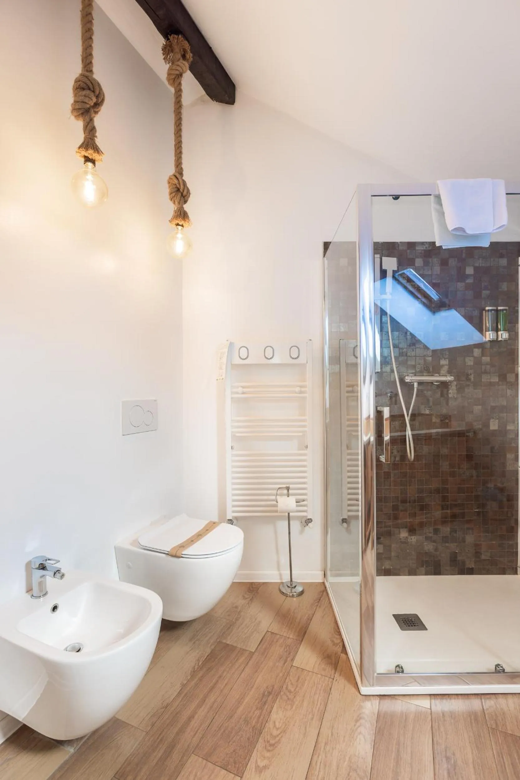 Shower in Domino Hotel