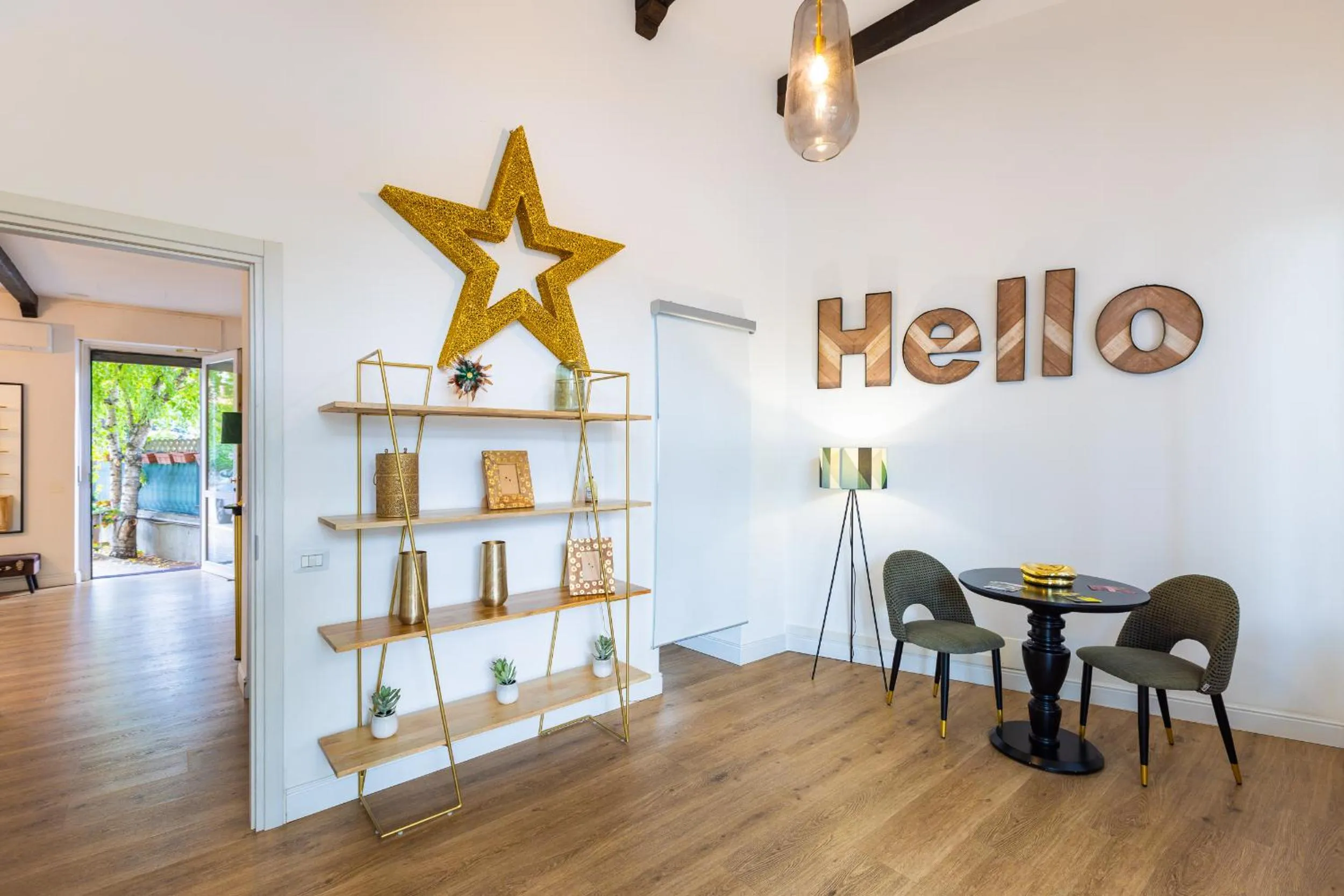 Communal lounge/ TV room in Domino Hotel