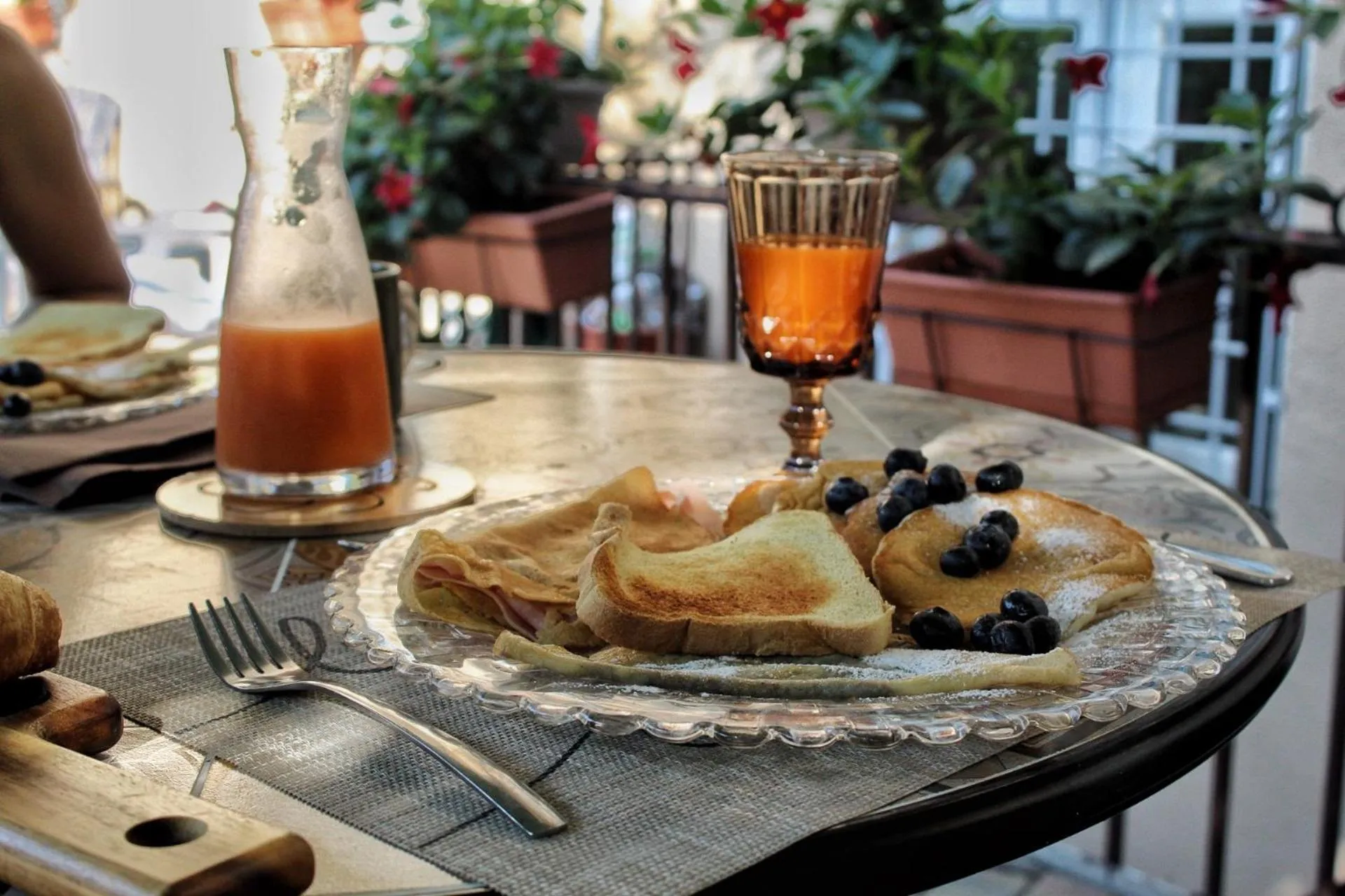 Food and drinks in Baby Hotel