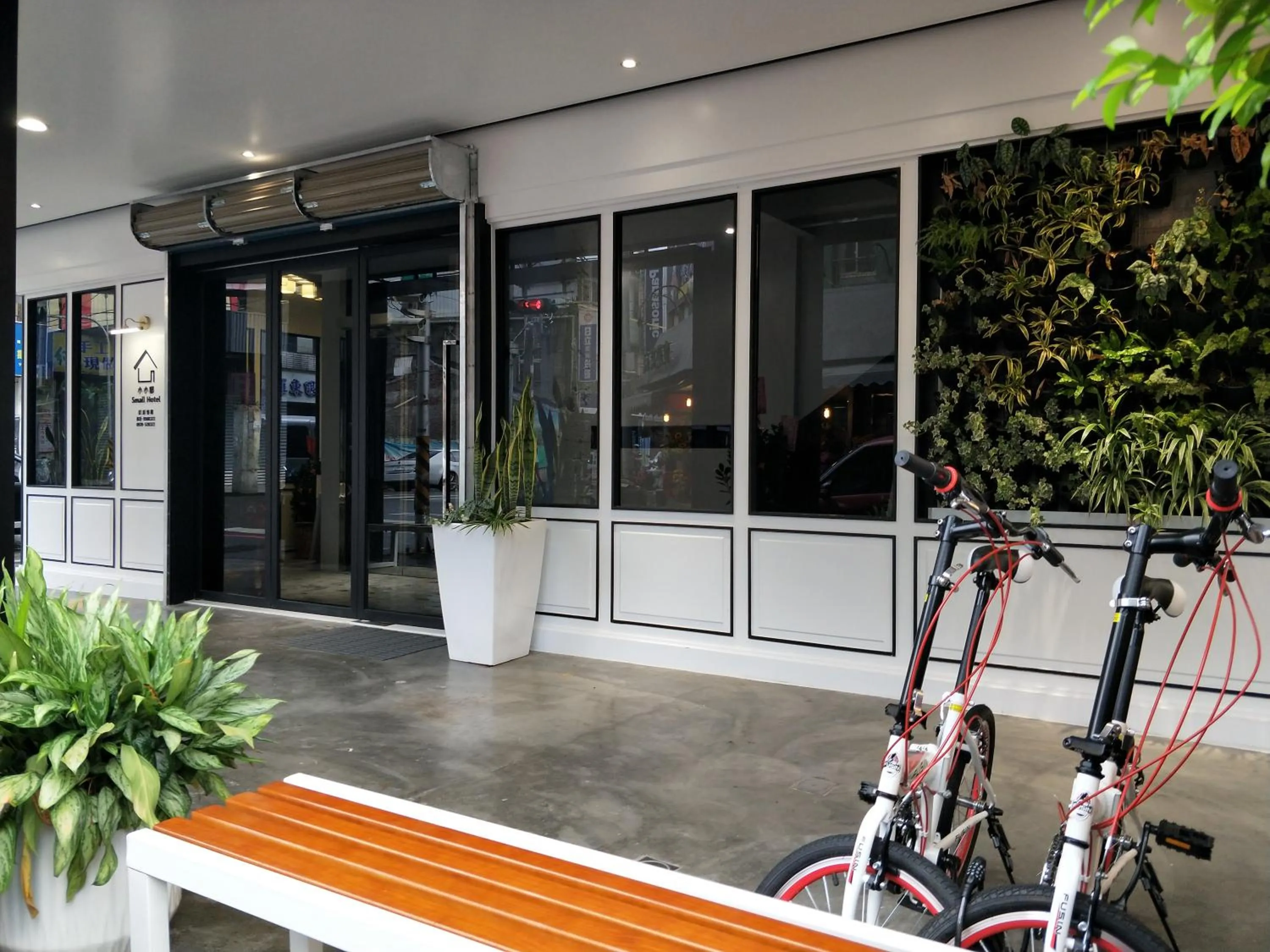 Property building in 小小邸 Small Hotel