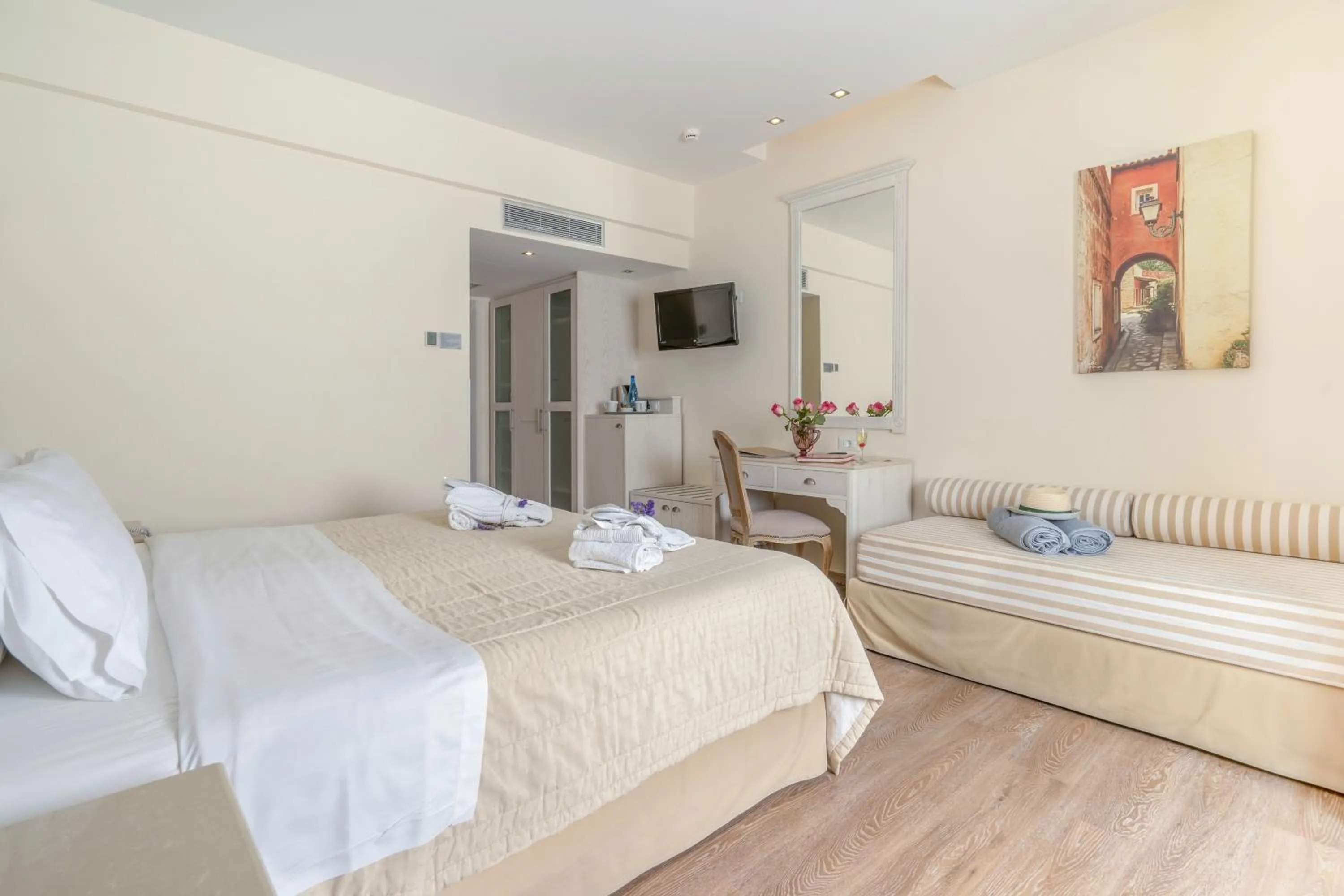 TV and multimedia, Bed in Art Hotel Debono