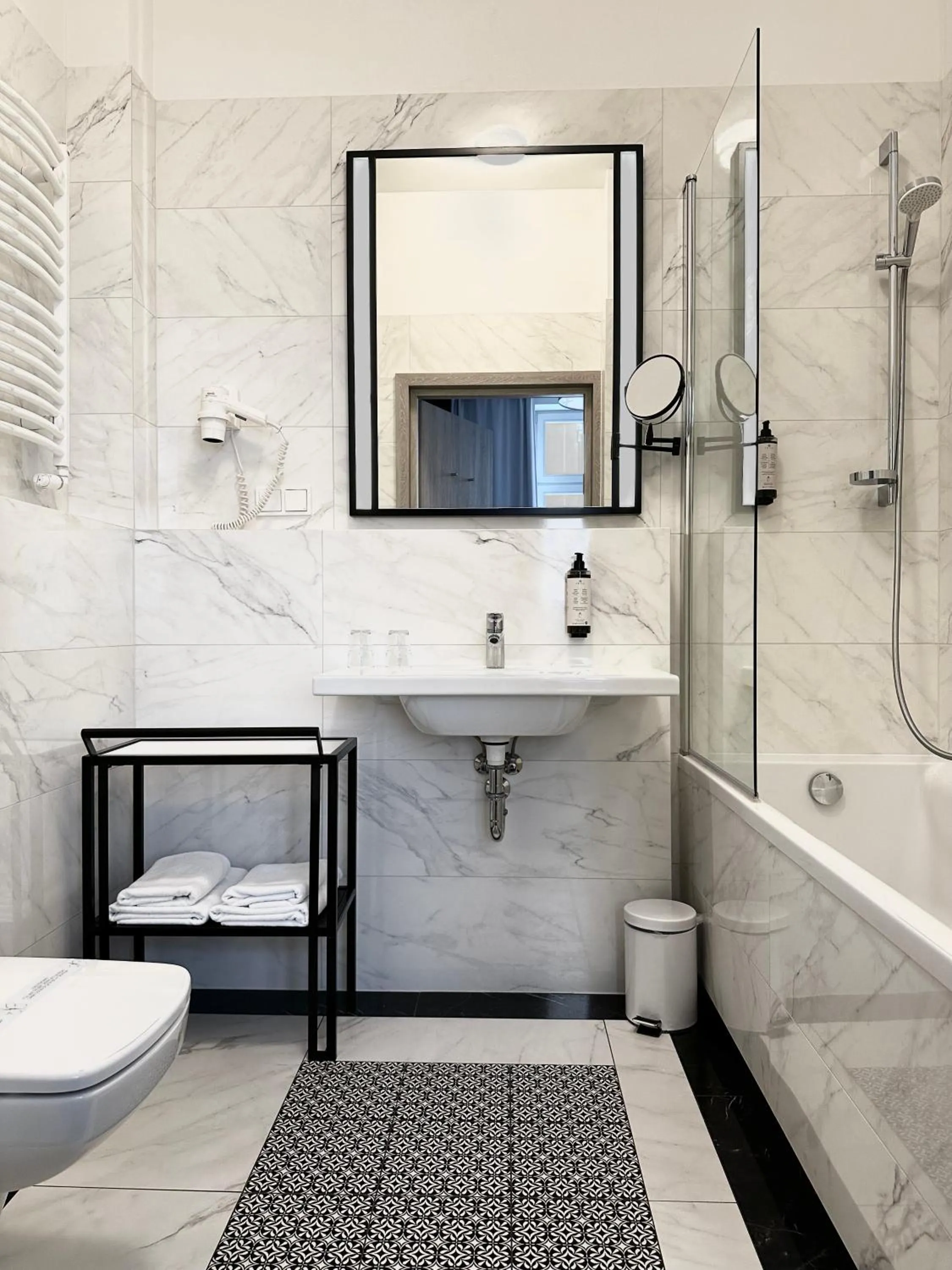 Bathroom in Amber Design Residence