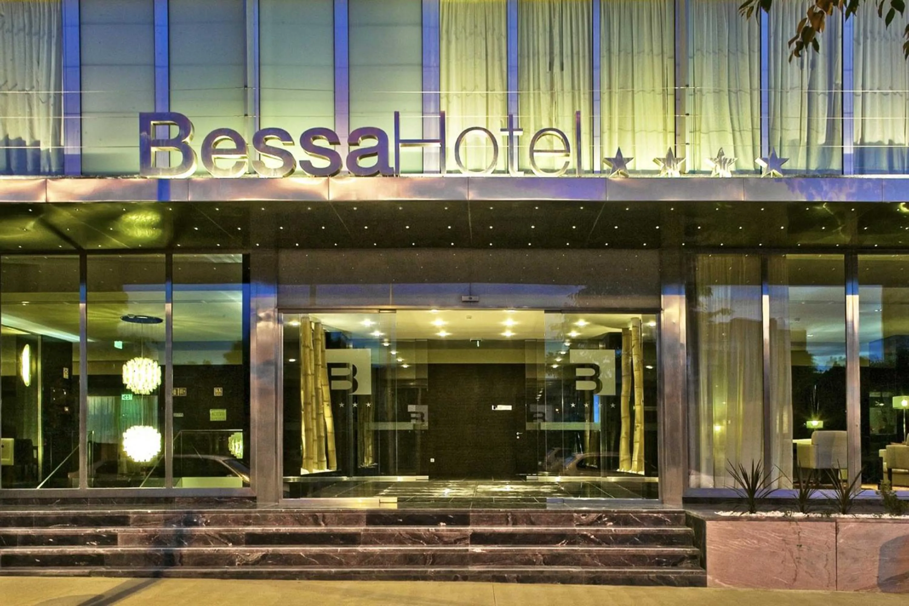 Property building in BessaHotel Boavista