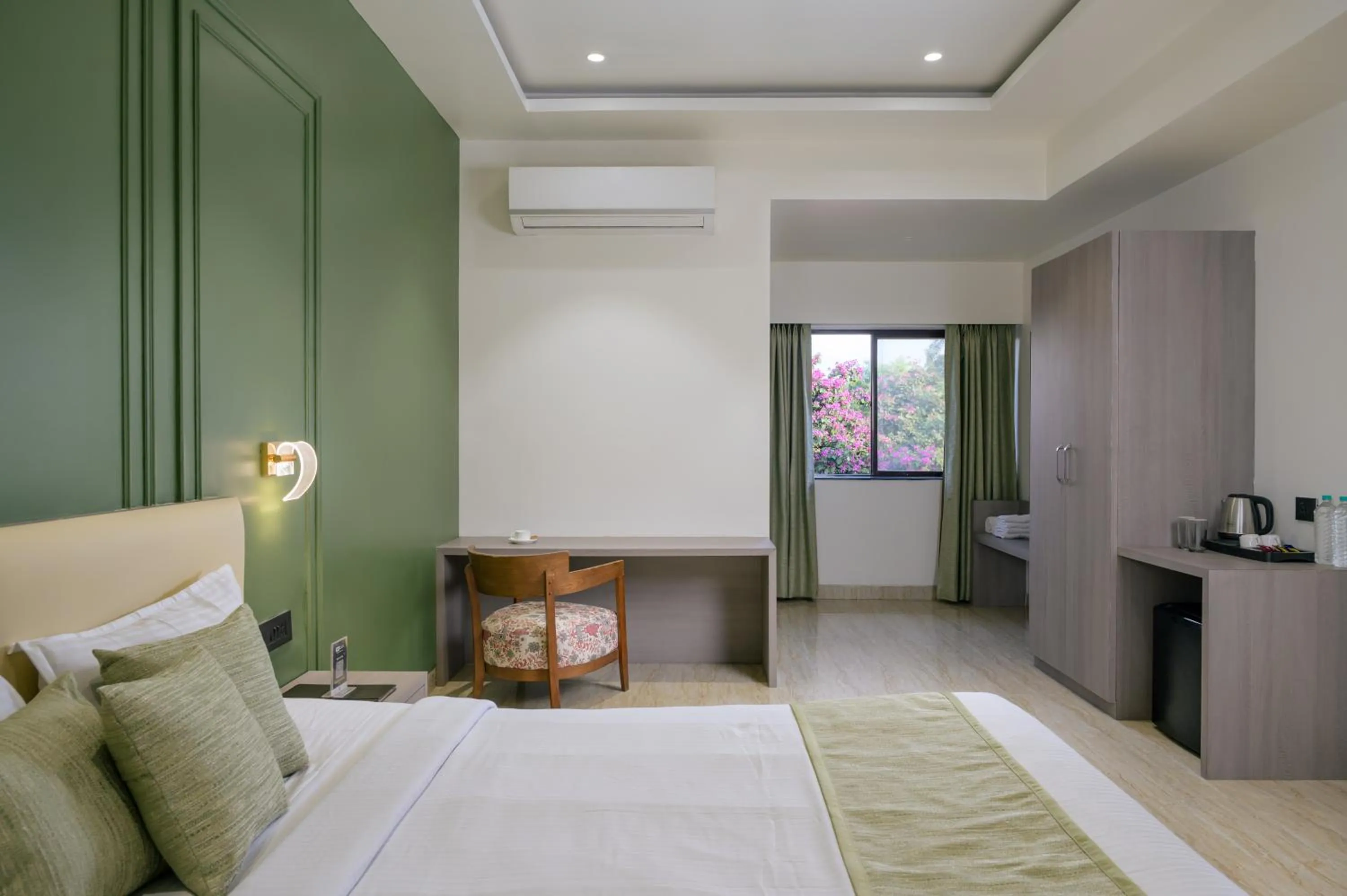 View (from property/room), Bed in The Grand Neelam