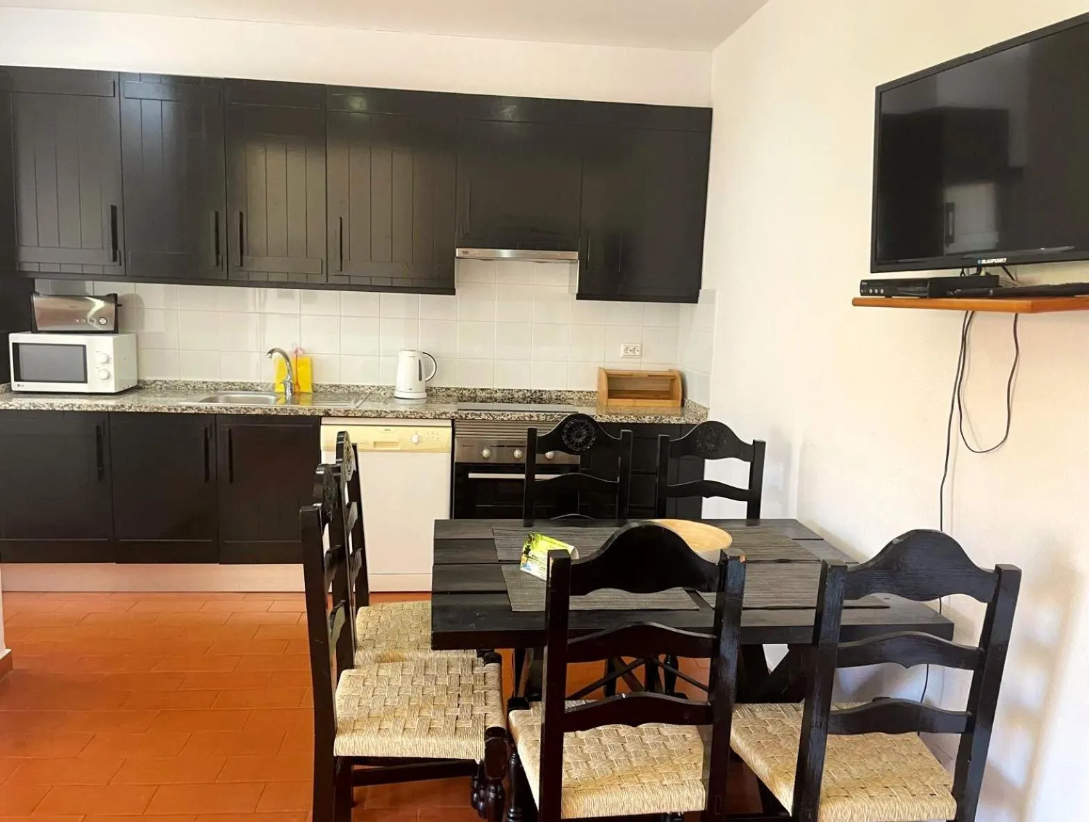 Kitchen or kitchenette in Pedras Da Rainha