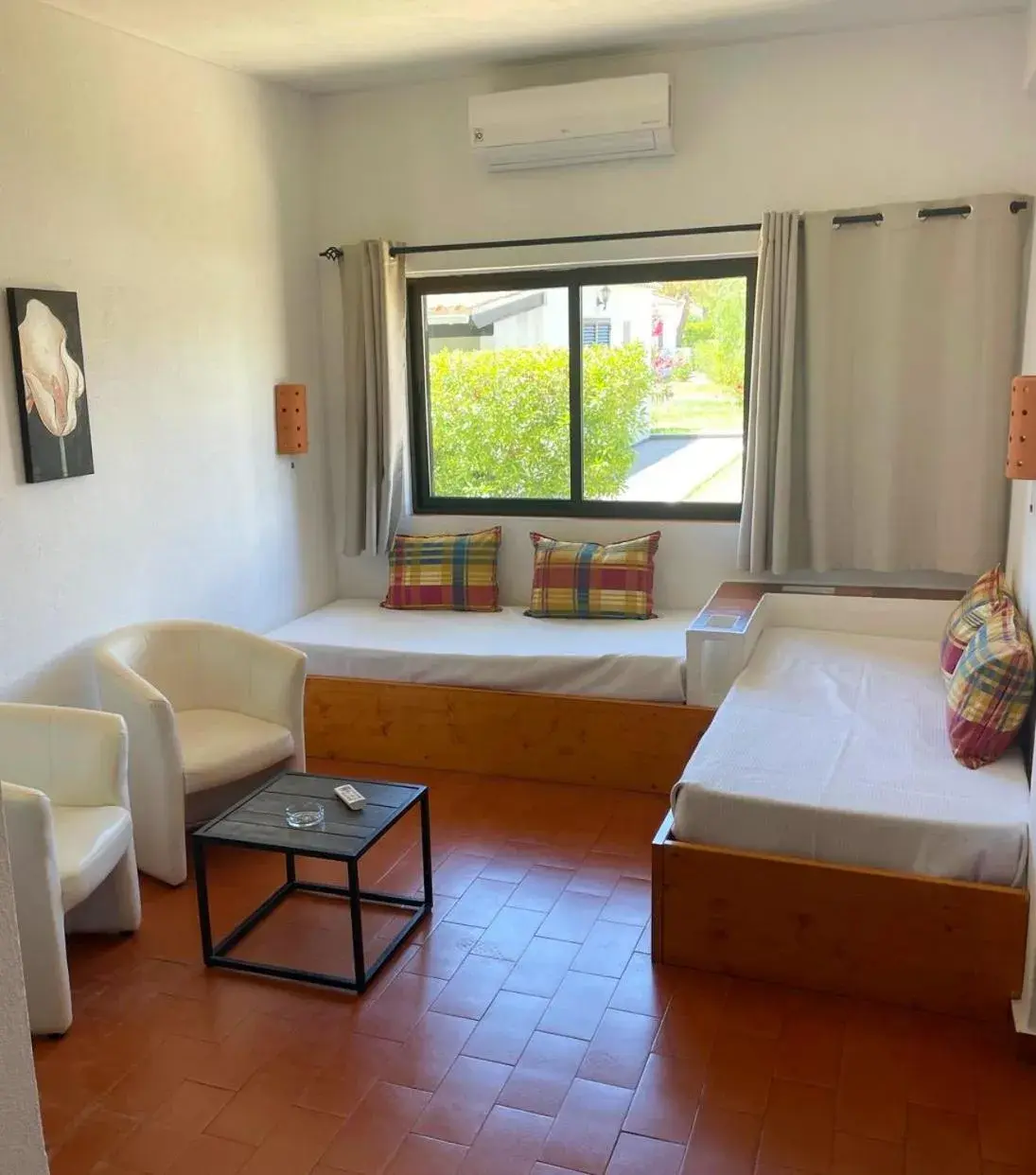 Living room, Bed in Pedras Da Rainha Living room, Bed in Pedras Da Rainha