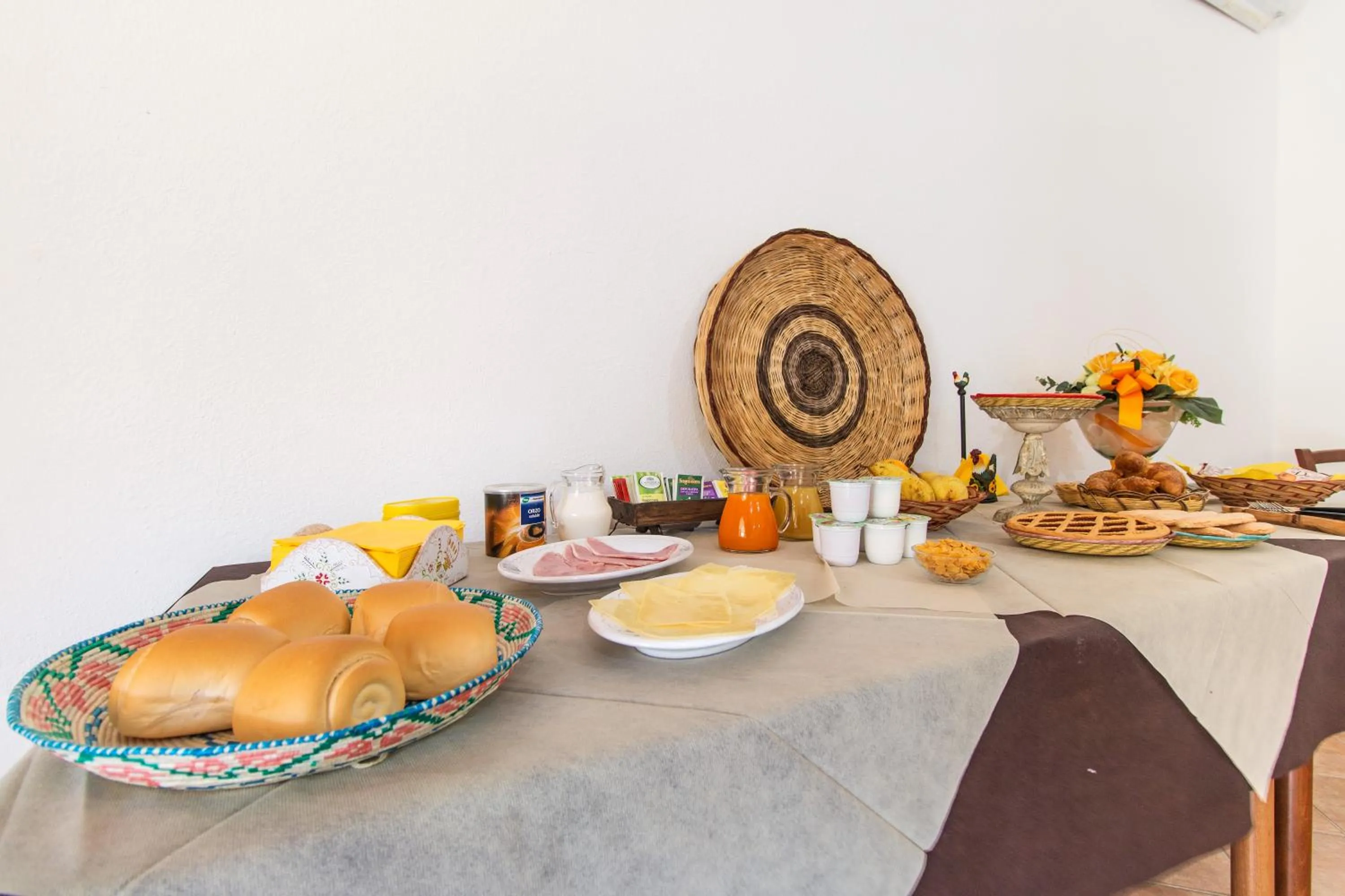 Buffet breakfast in Ristoro Norghio