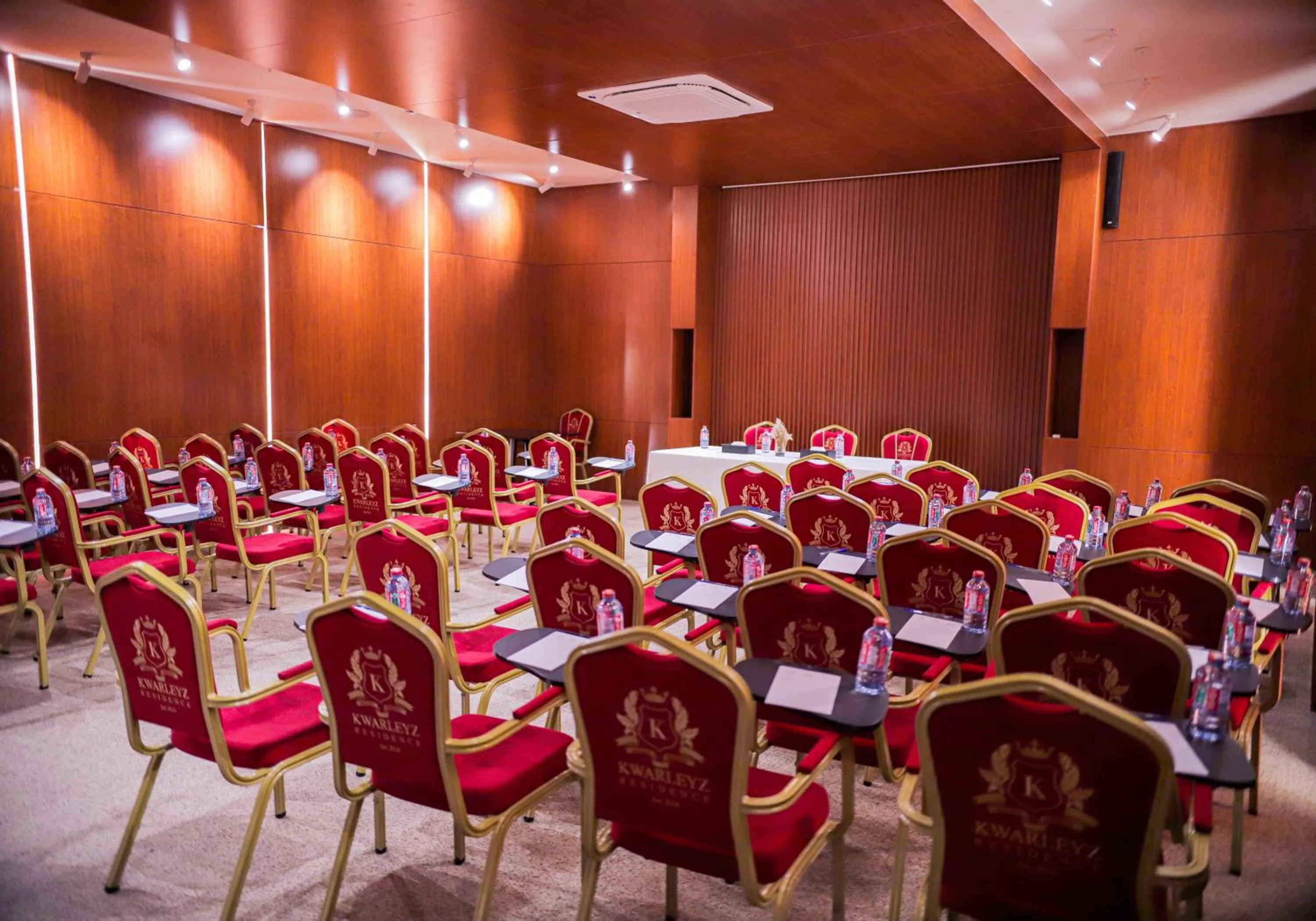 Meeting/conference room in Kwarleyz Residence, Accra