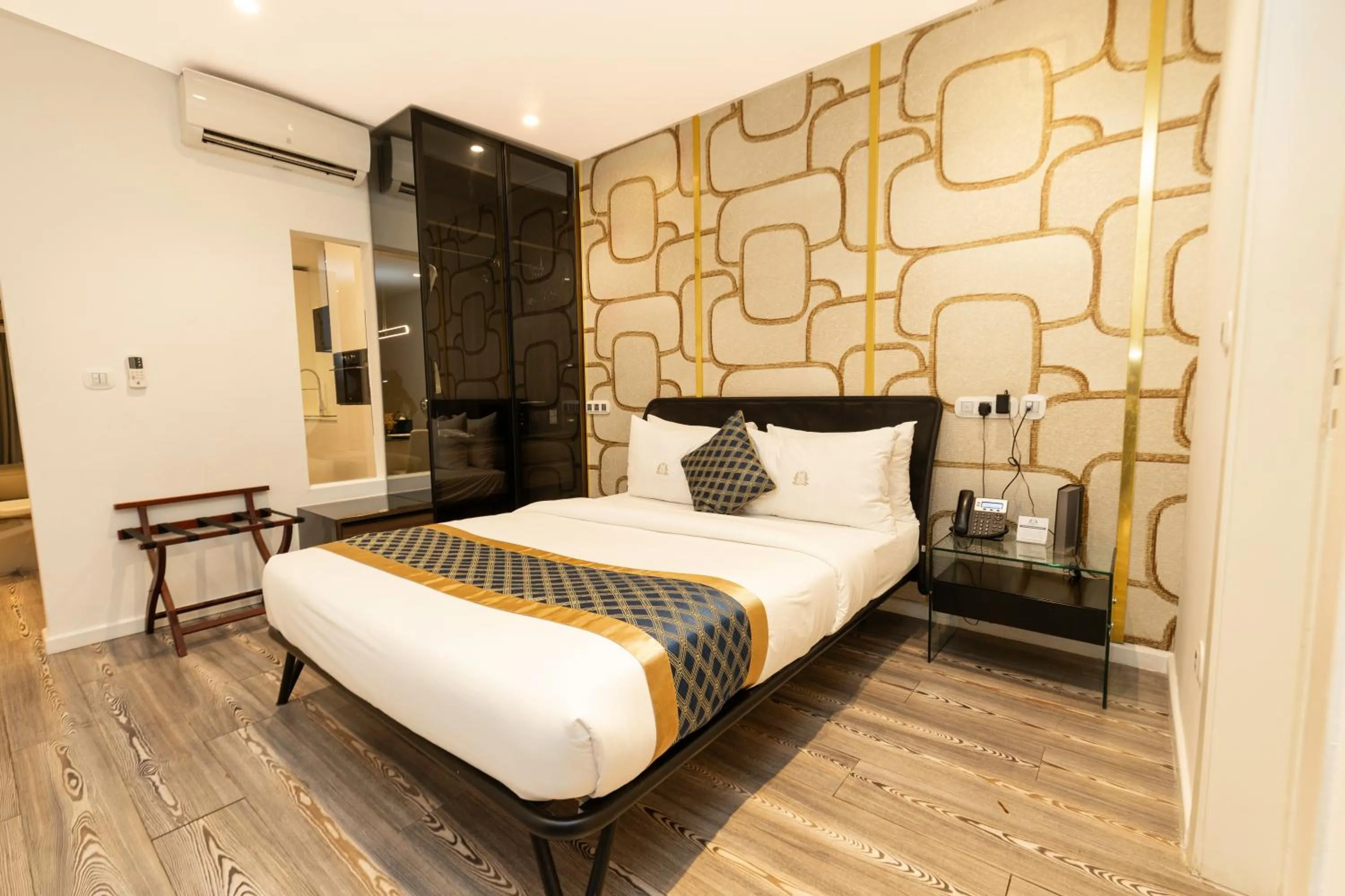 Bedroom, Bed in Kwarleyz Residence, Accra