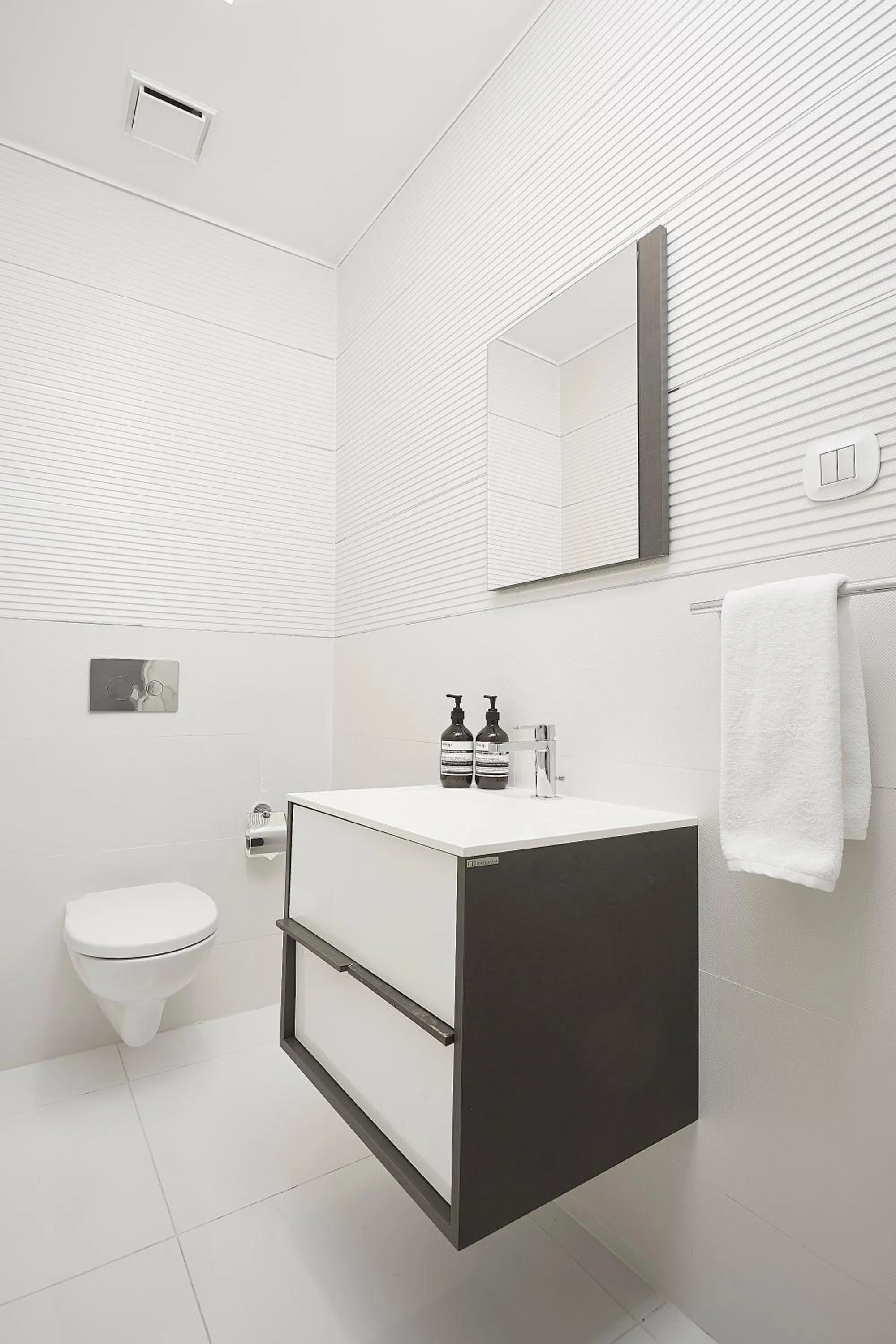 Toilet in Kwarleyz Residence, Accra