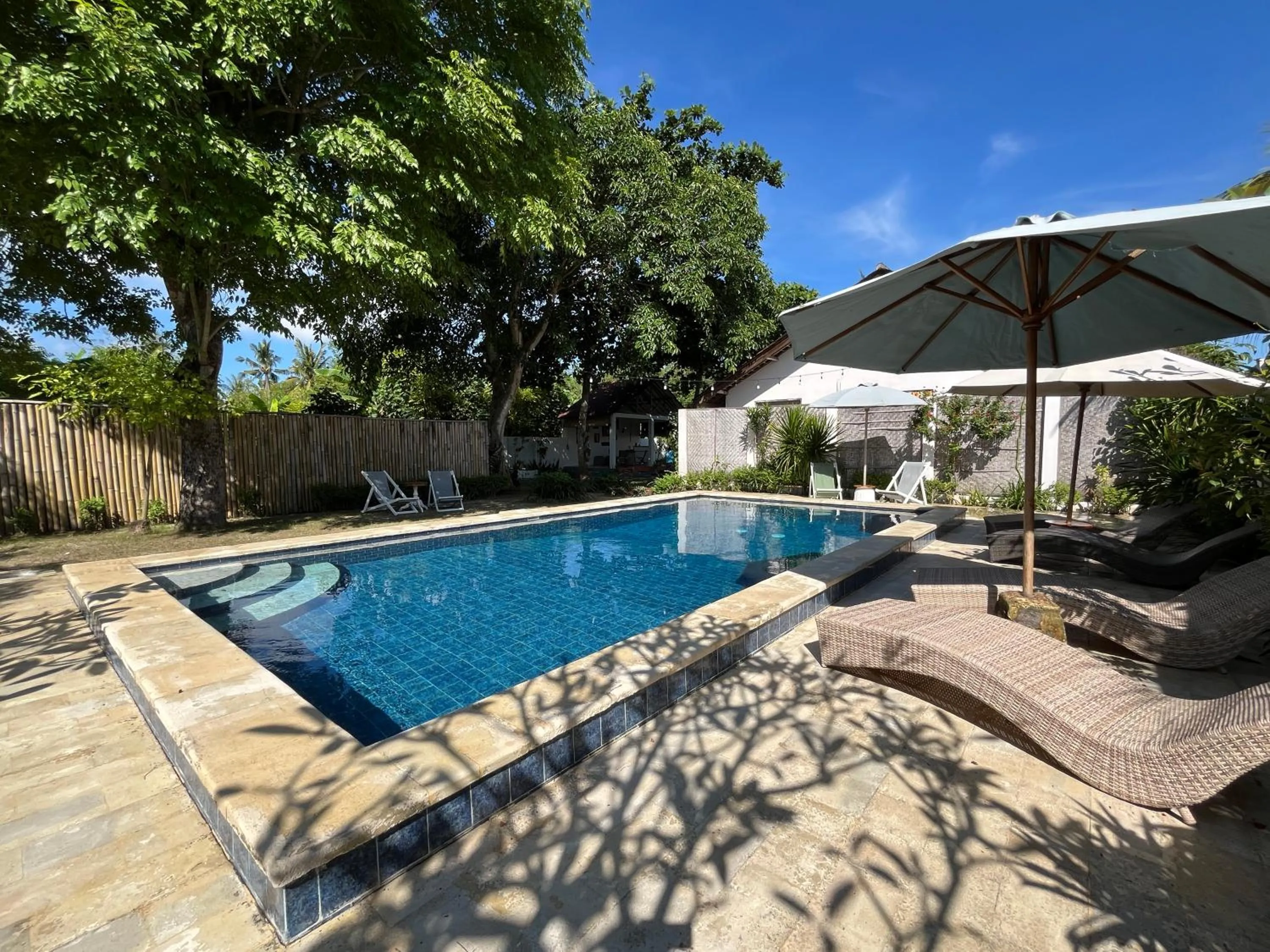 Swimming pool in Living Room Lembongan