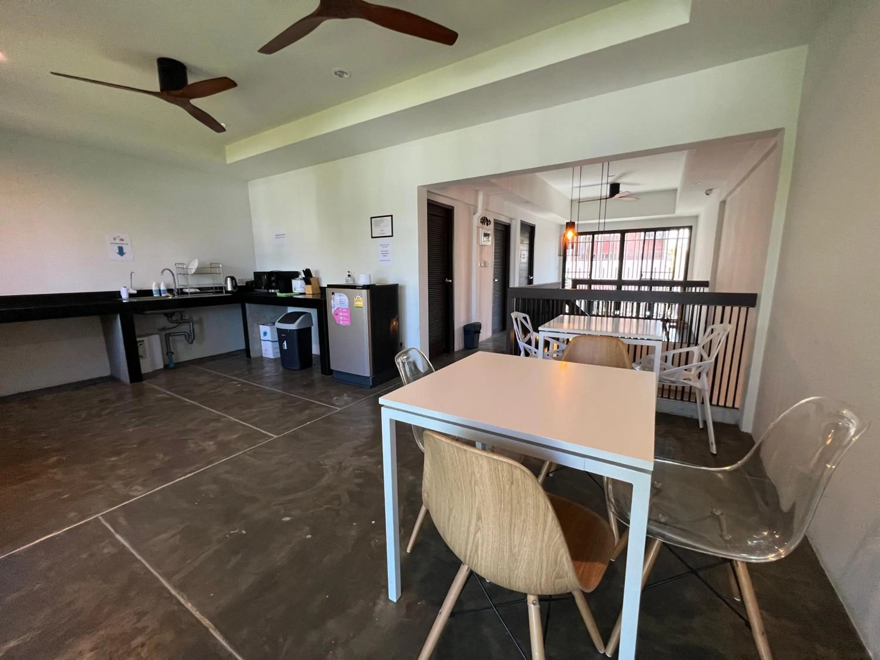Dining area in Litera Hostel