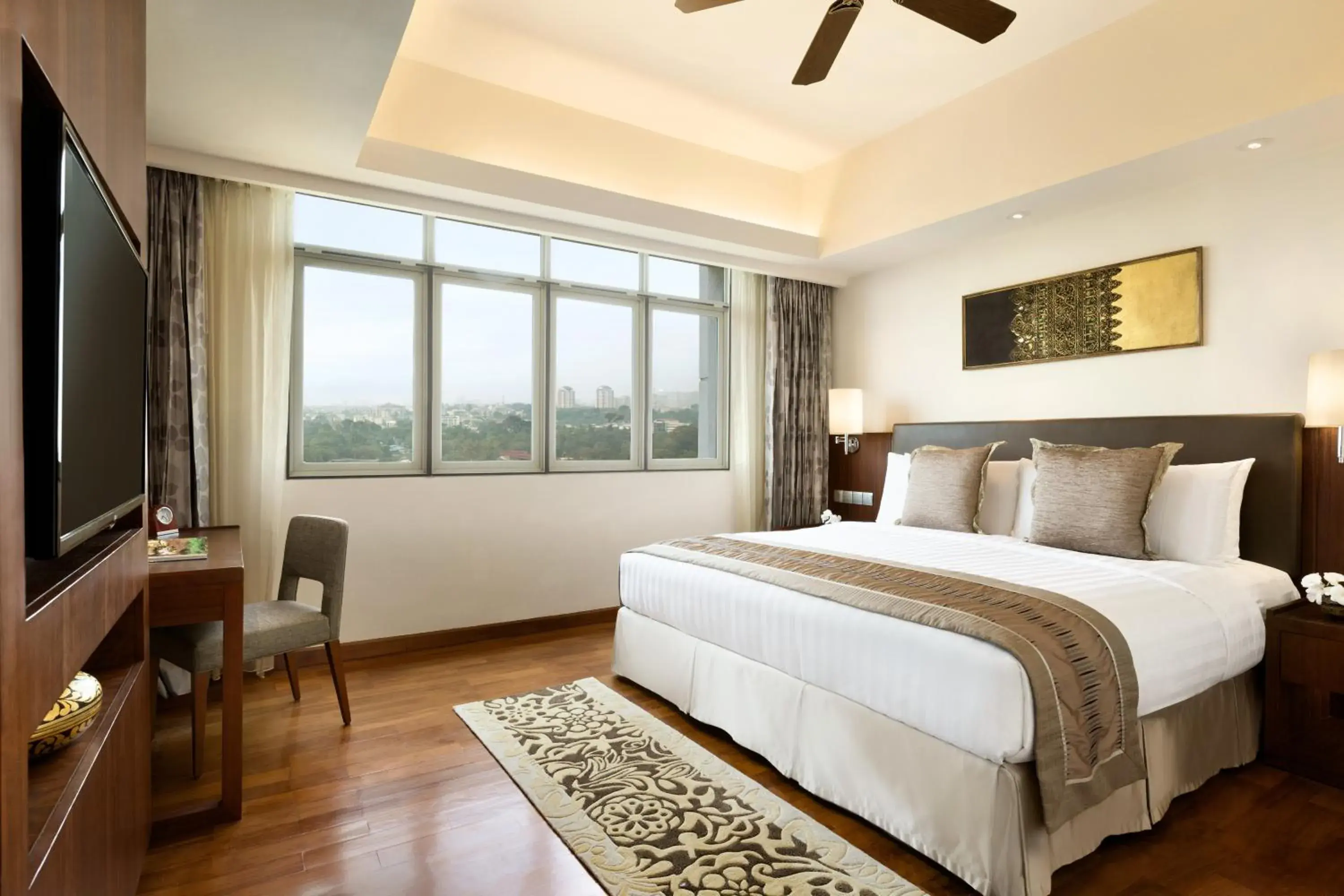 Lake view, Bed in Shangri-La Serviced Apartments, Yangon Lake view, Bed in Shangri-La Serviced Apartments, Yangon