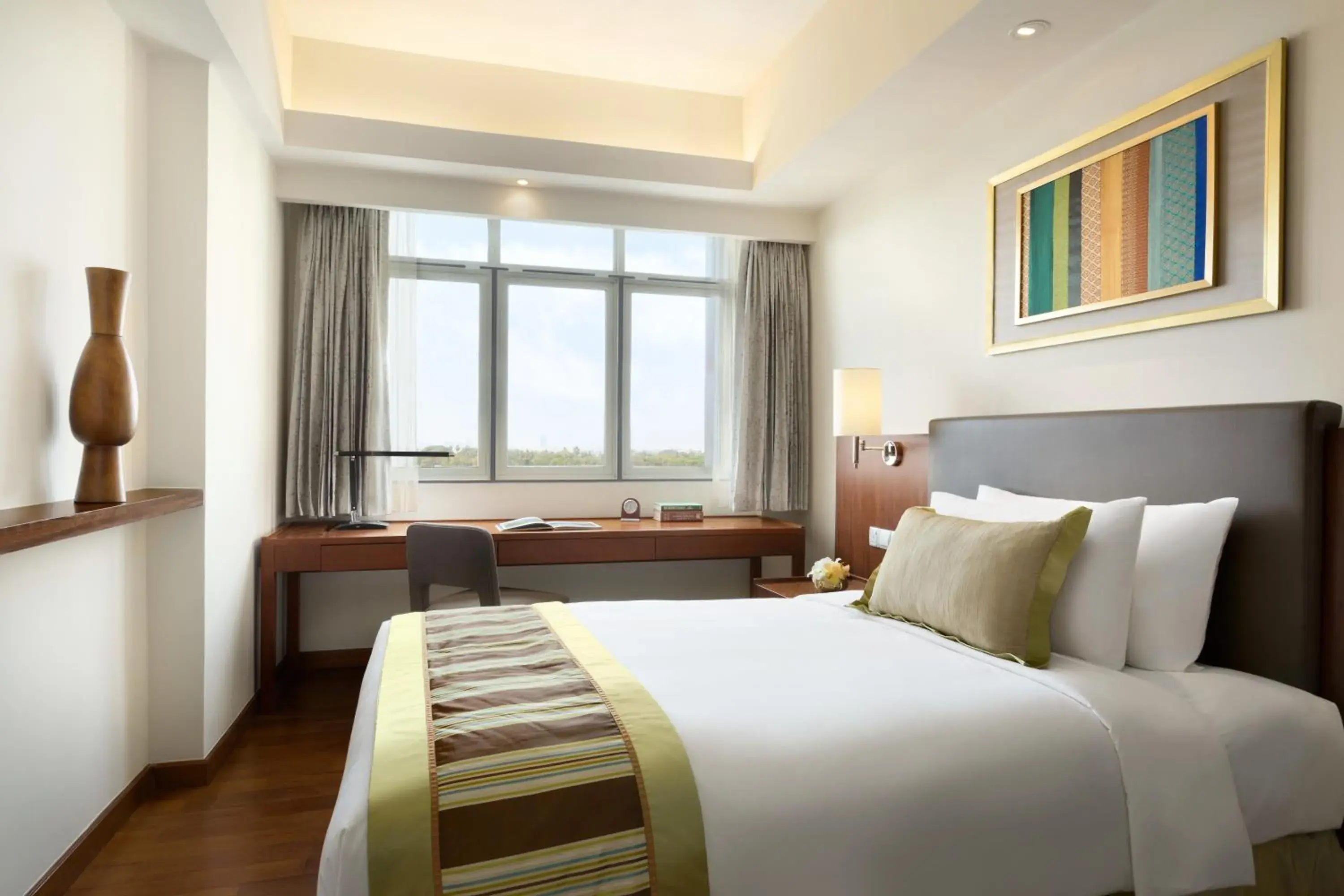 Bedroom, Bed in Shangri-La Serviced Apartments, Yangon Bedroom, Bed in Shangri-La Serviced Apartments, Yangon
