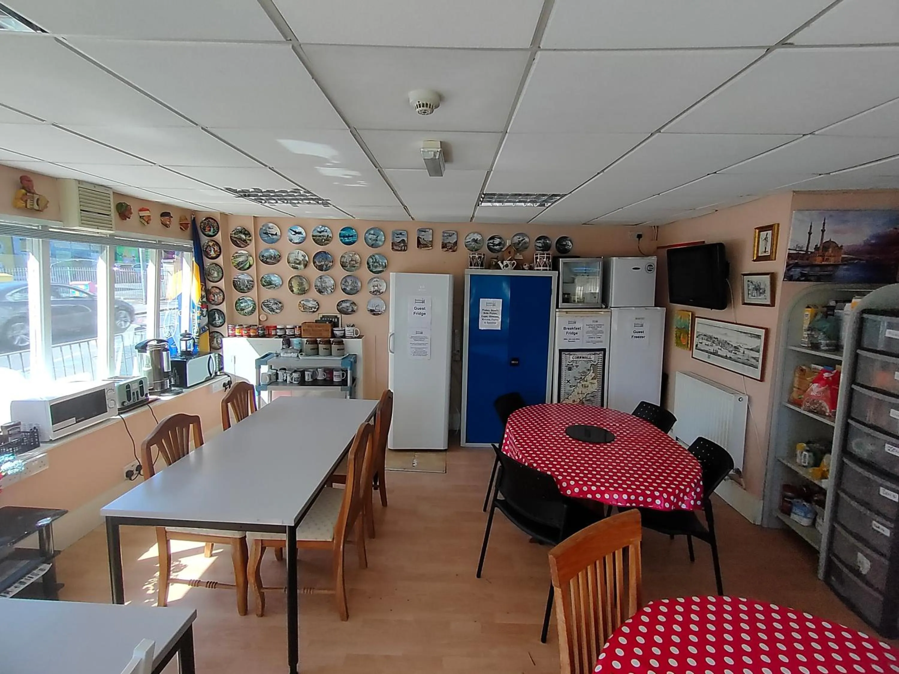 Dining area, Restaurant/Places to Eat in Plymouth Backpackers