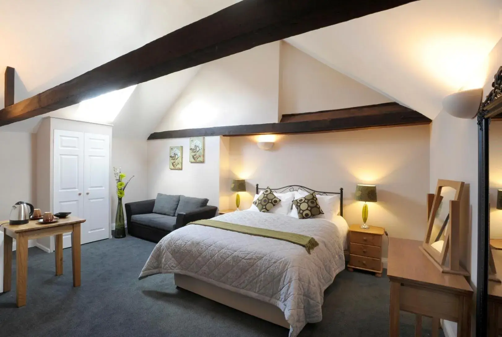 Large Double Room in Al Forno Restaurant & Inn Large Double Room in Al Forno Restaurant & Inn