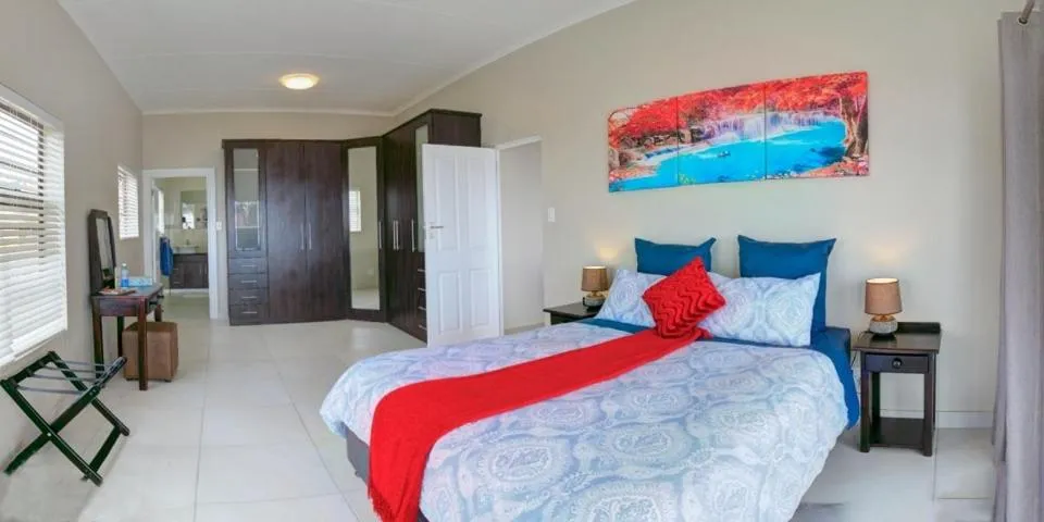 Photo of the whole room in JoJo's BnB