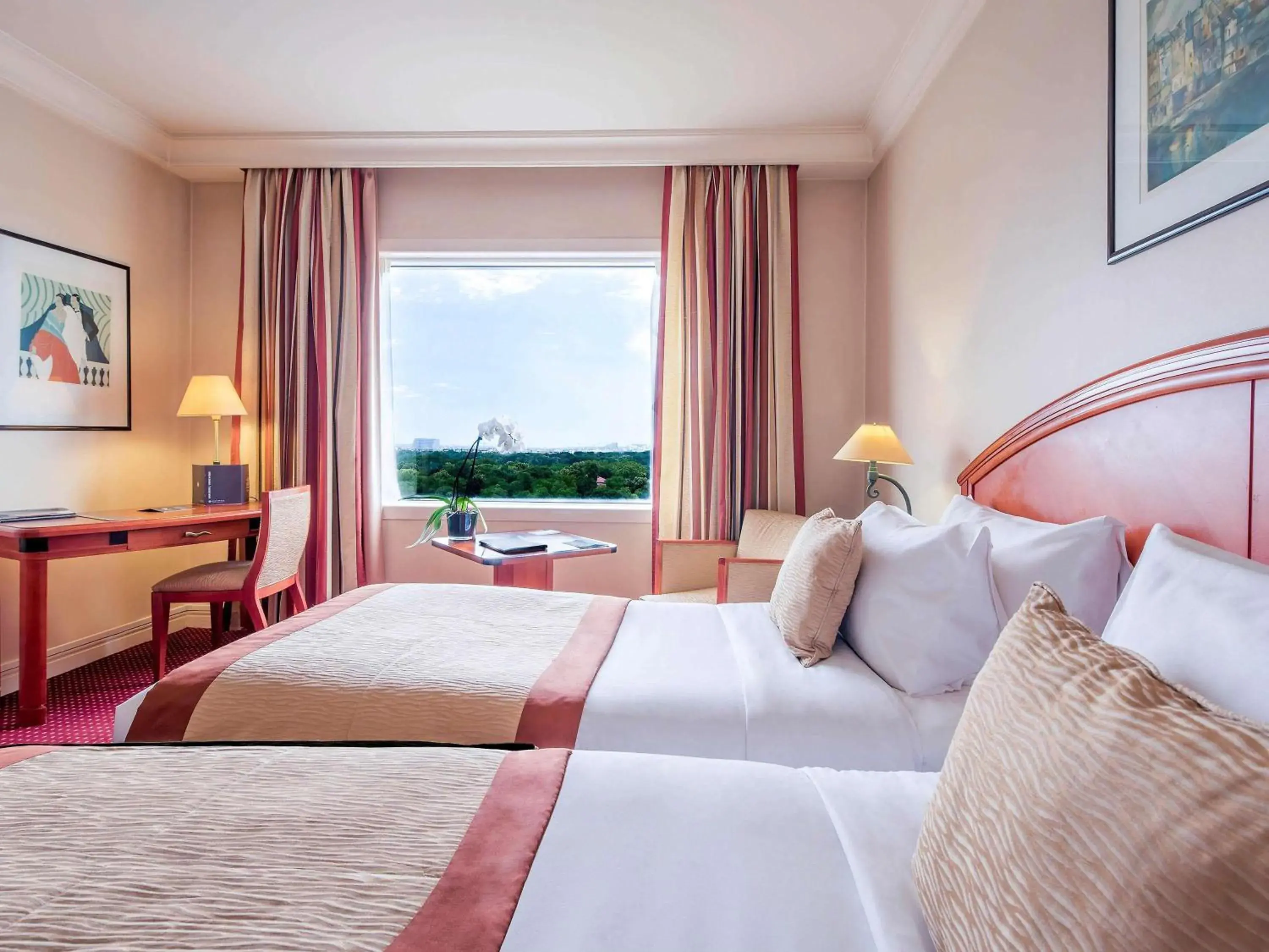 Bedroom, Bed in Pullman Bucharest World Trade Center Bedroom, Bed in Pullman Bucharest World Trade Center