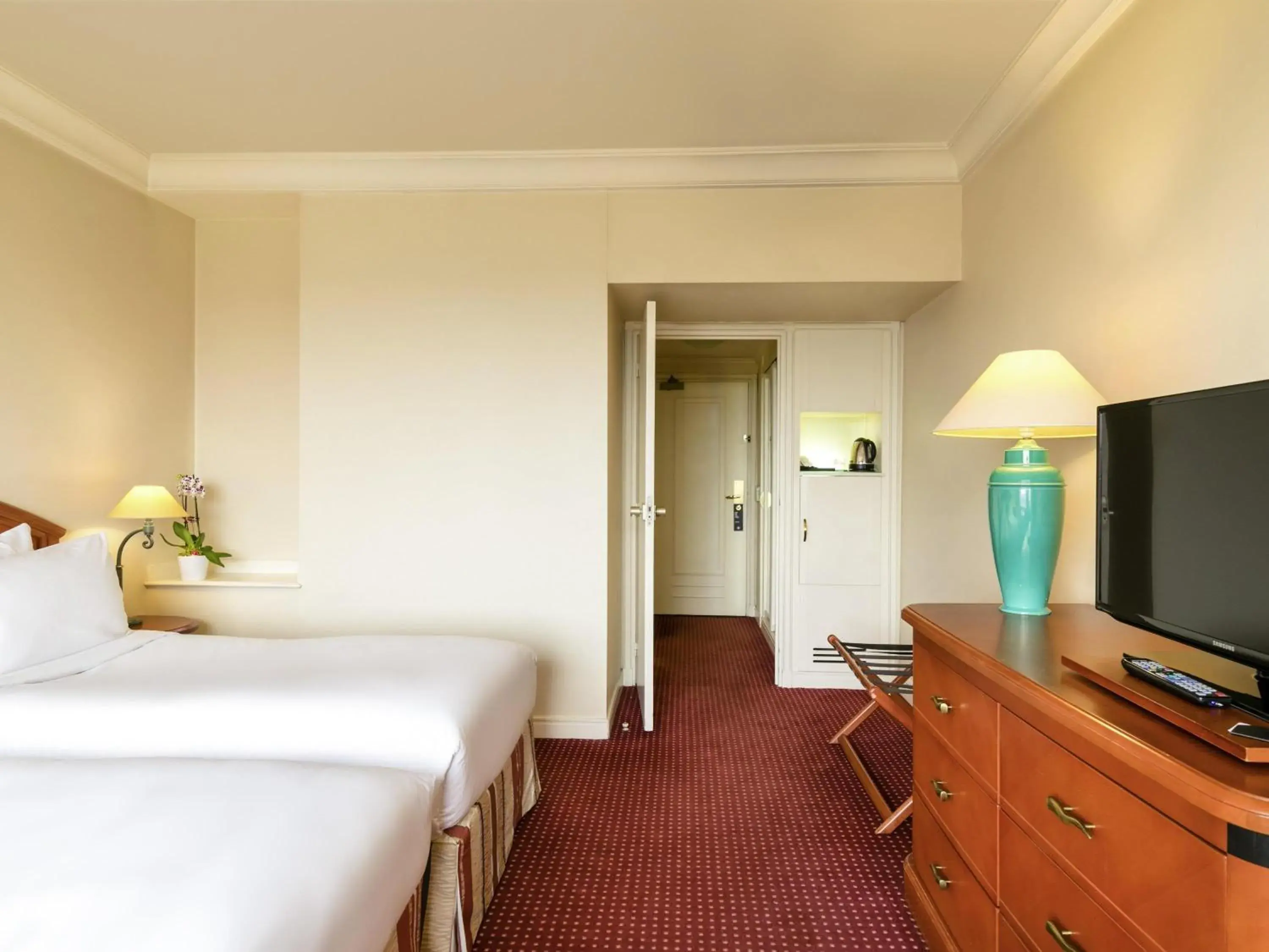 Bedroom, Bed in Pullman Bucharest World Trade Center Bedroom, Bed in Pullman Bucharest World Trade Center