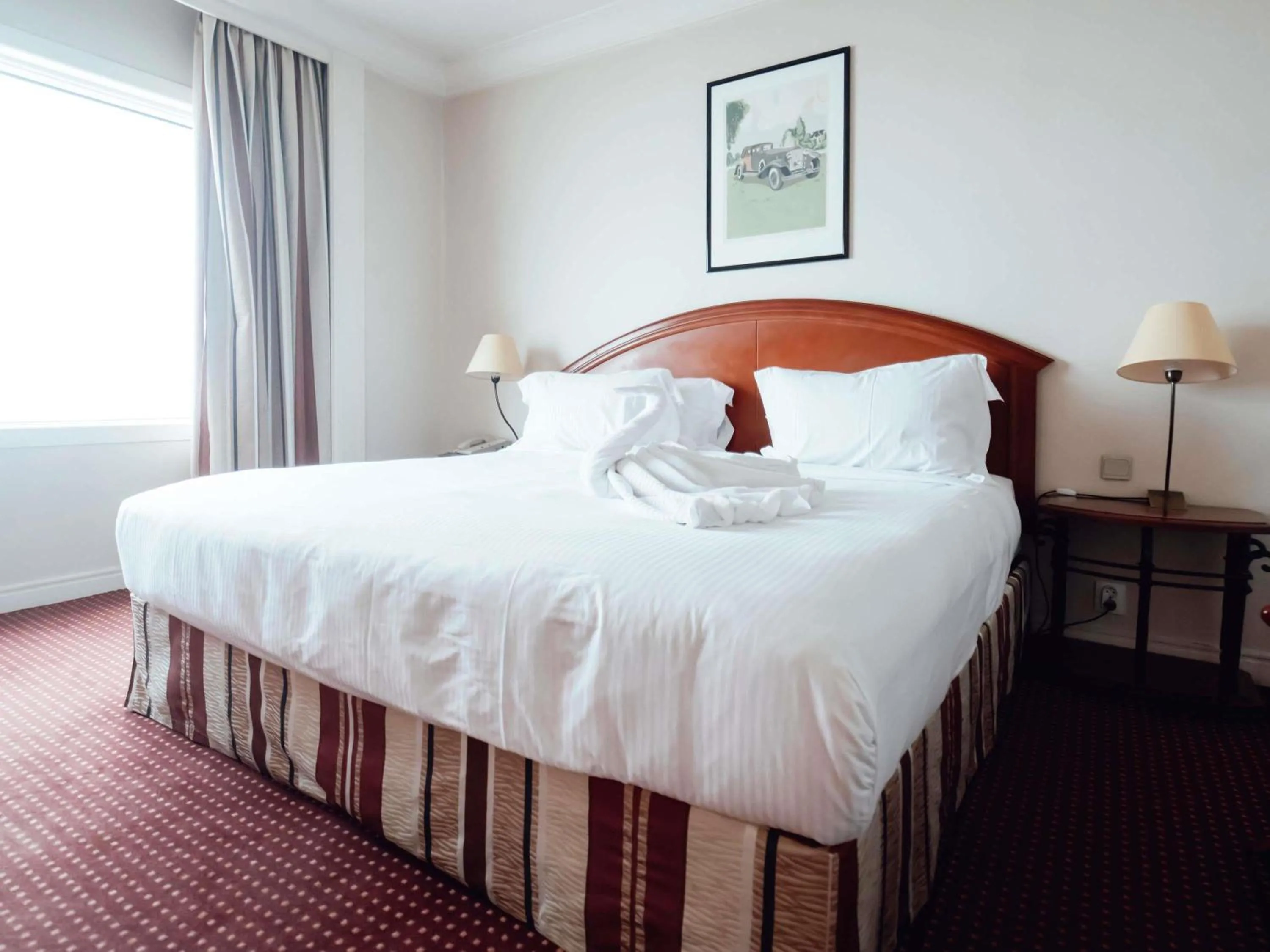 Bedroom, Bed in Pullman Bucharest World Trade Center