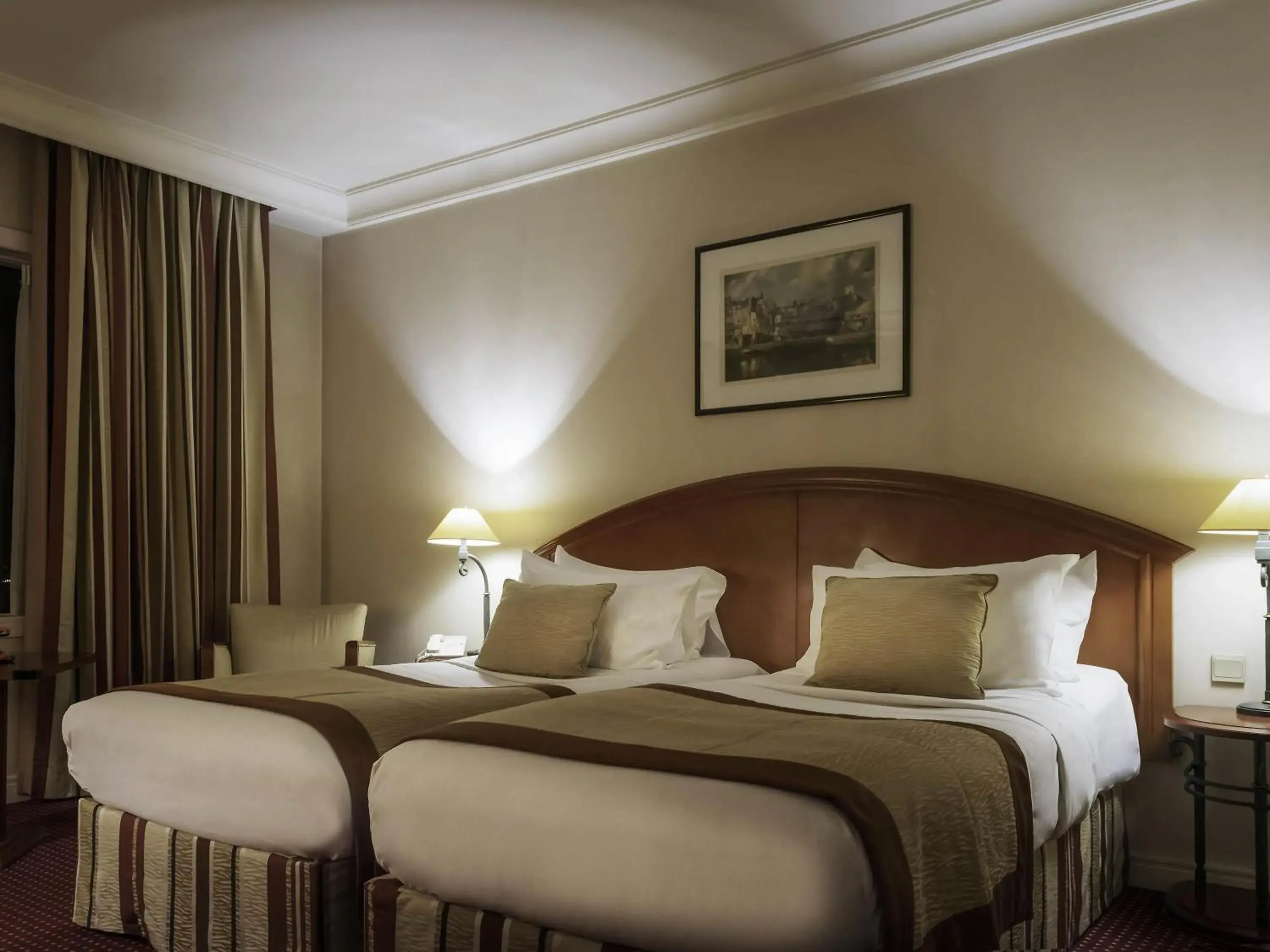 Superior Twin Room in Pullman Bucharest World Trade Center Superior Twin Room in Pullman Bucharest World Trade Center