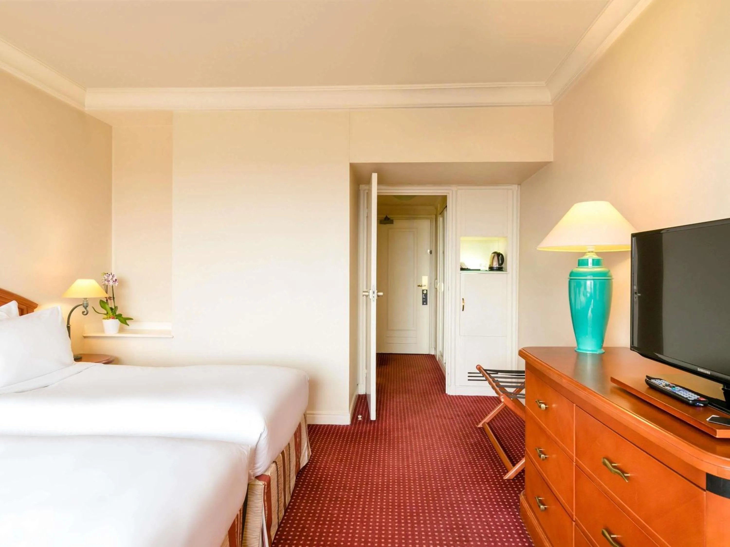 Bedroom, Bed in Pullman Bucharest World Trade Center