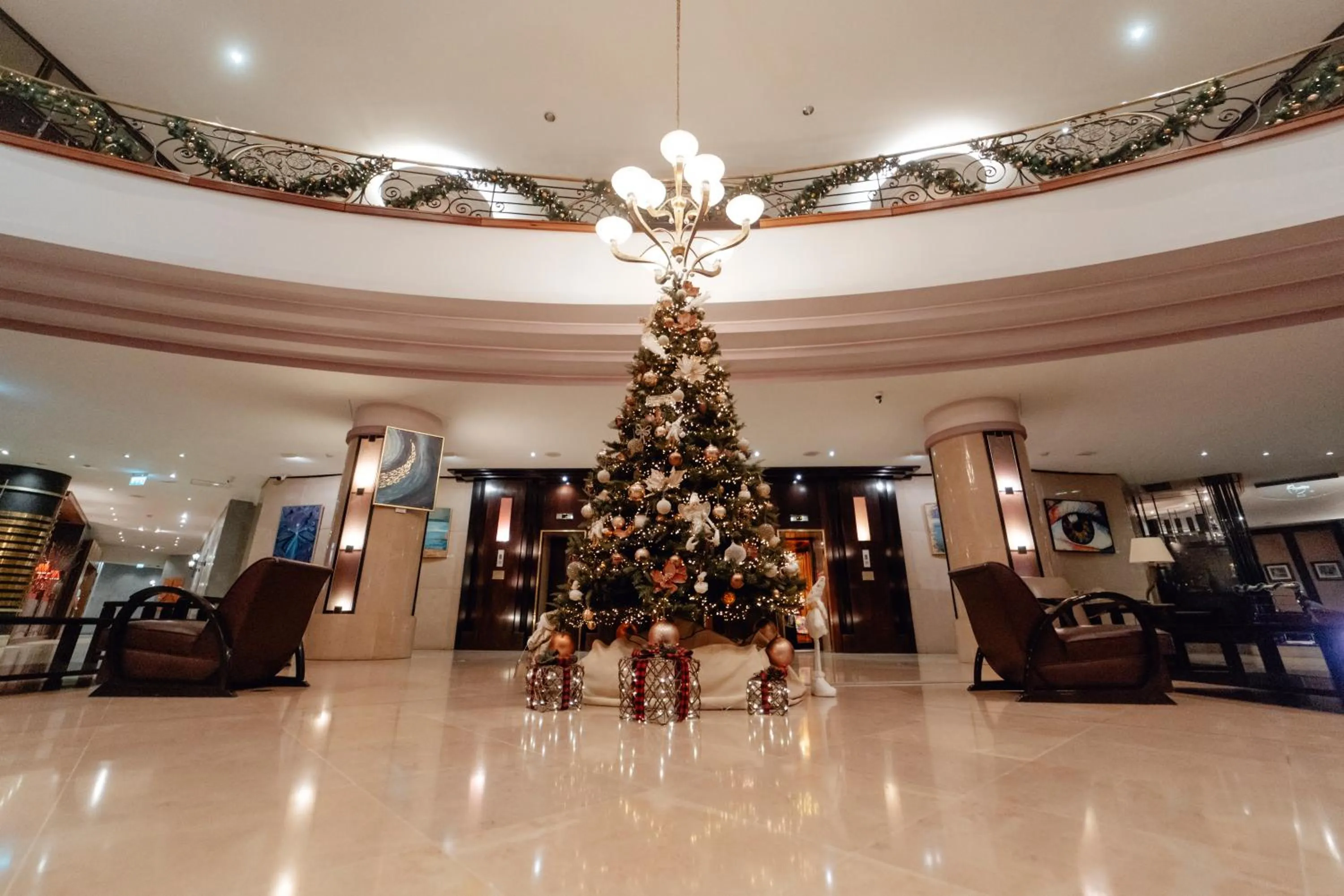 Lobby or reception in Pullman Bucharest World Trade Center
