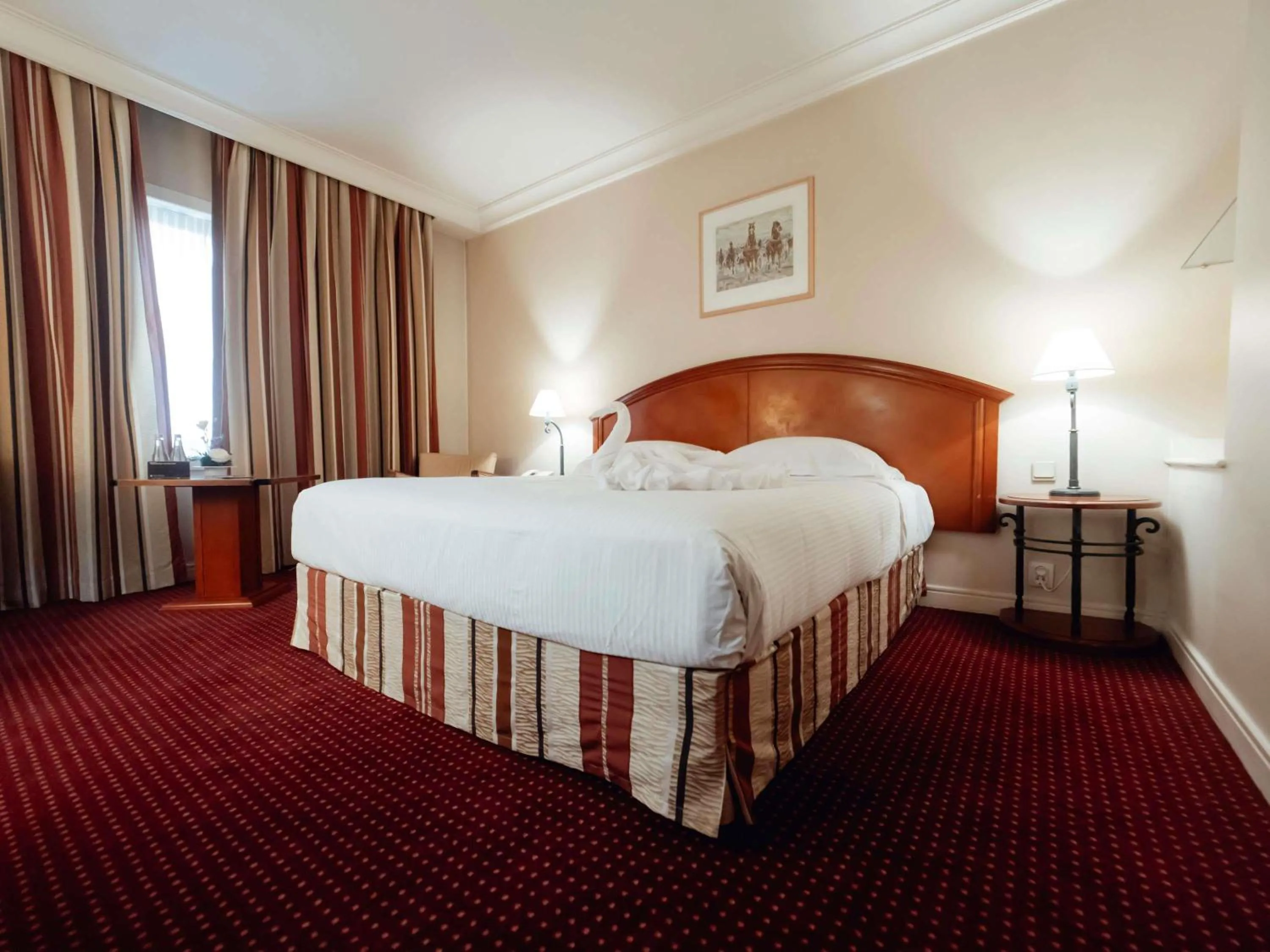 Bedroom, Bed in Pullman Bucharest World Trade Center