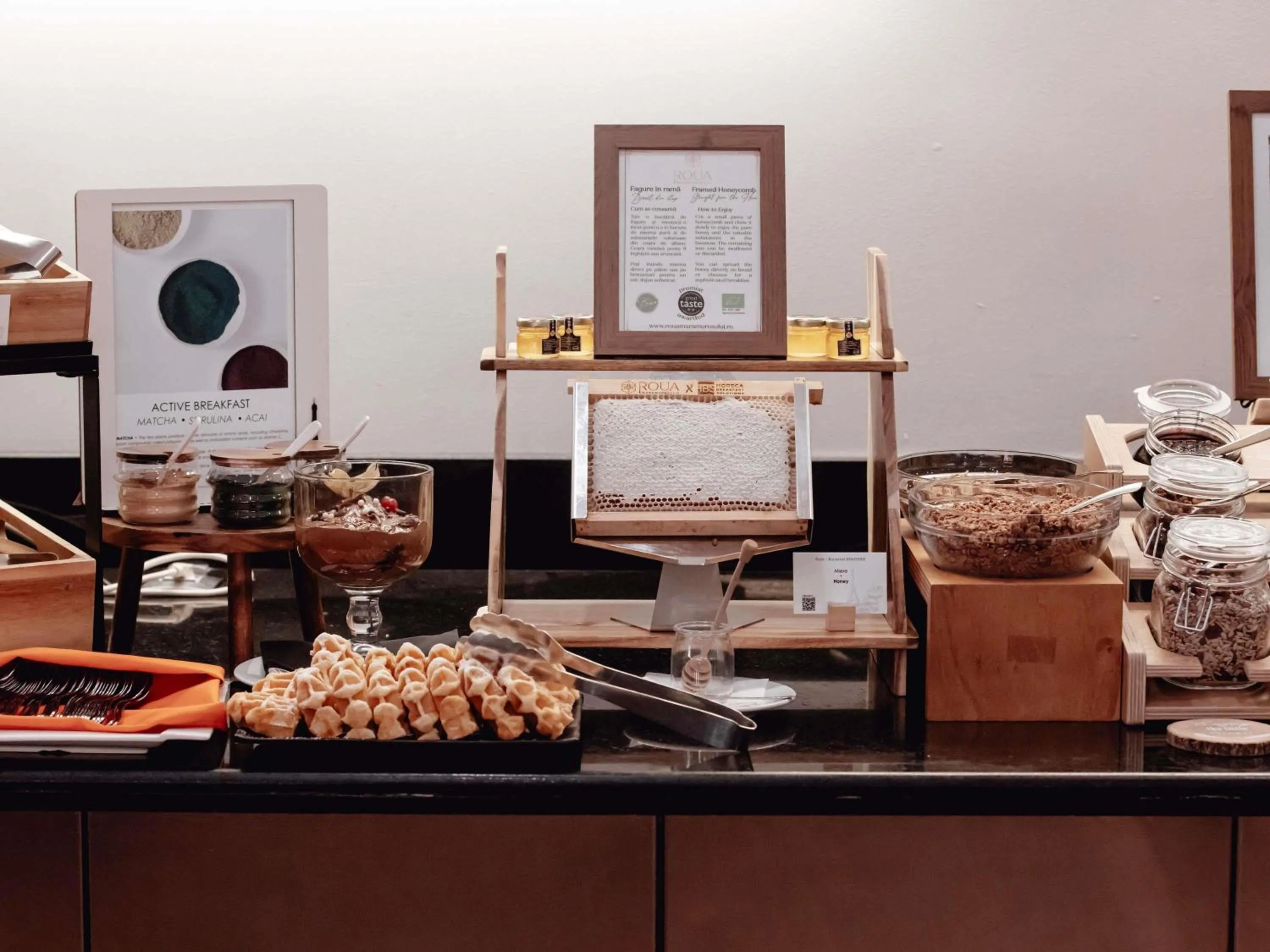 Restaurant/places to eat in Pullman Bucharest World Trade Center