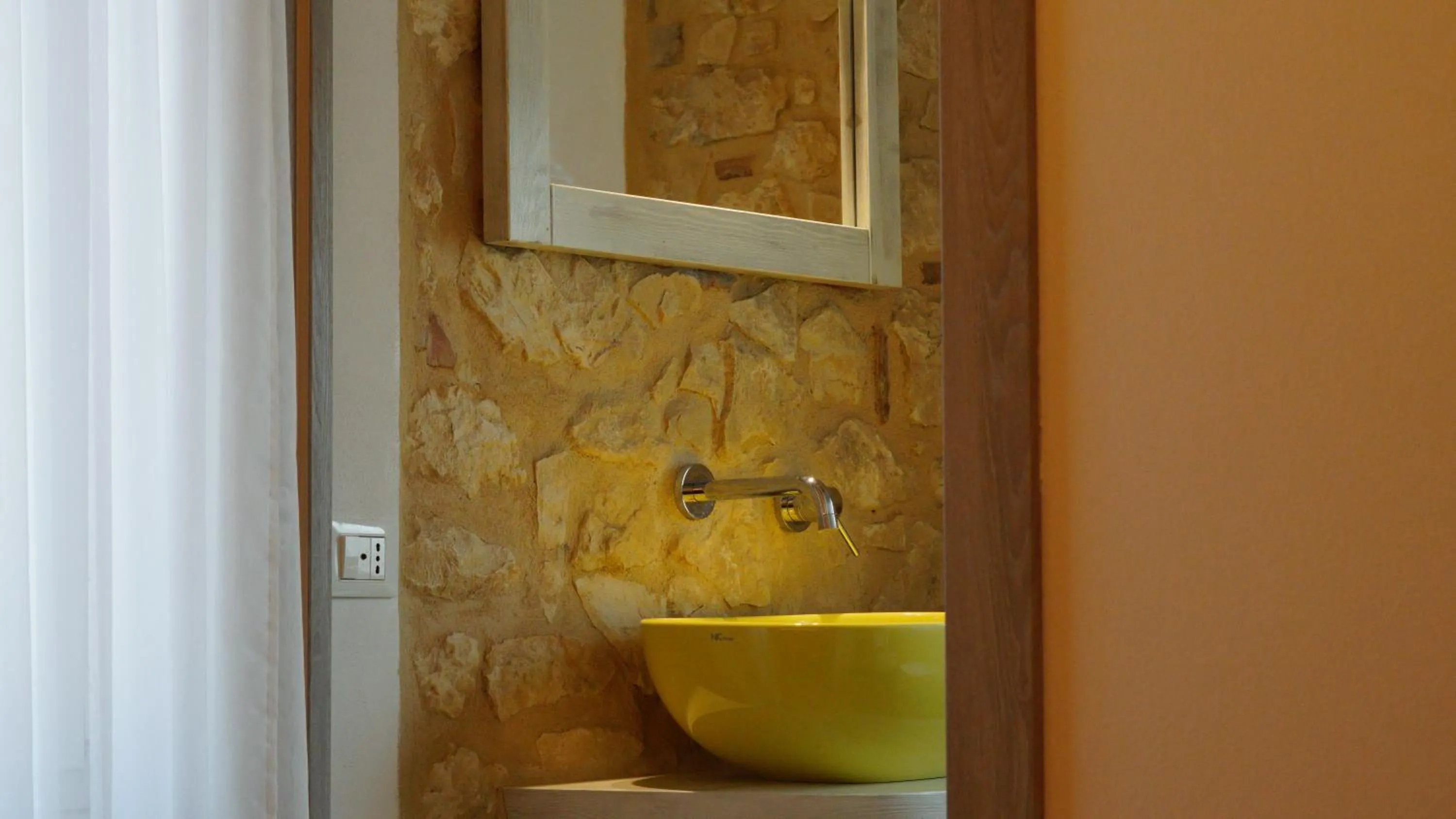 Bathroom in Romeo Giulietta