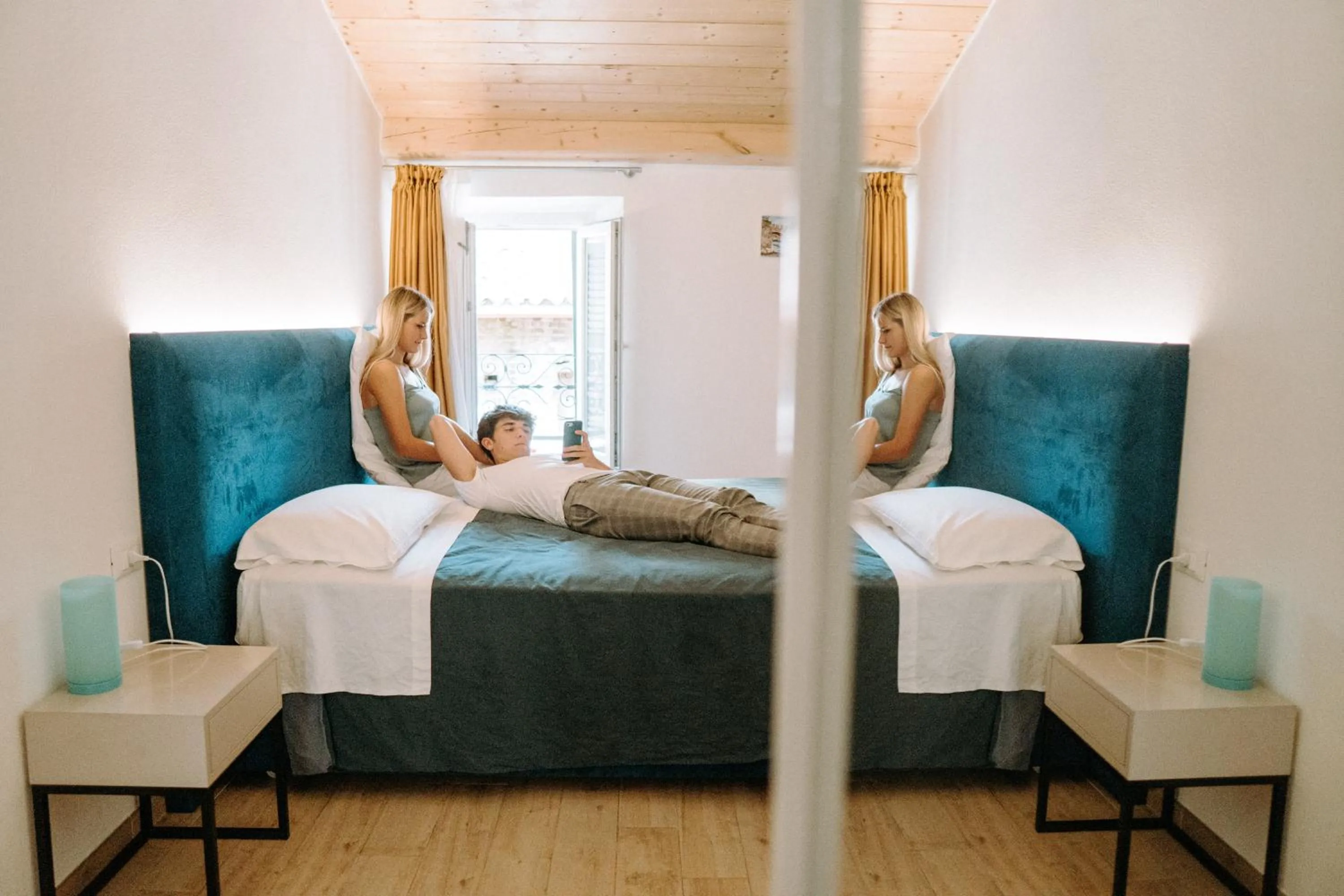 People, Bed in Romeo Giulietta