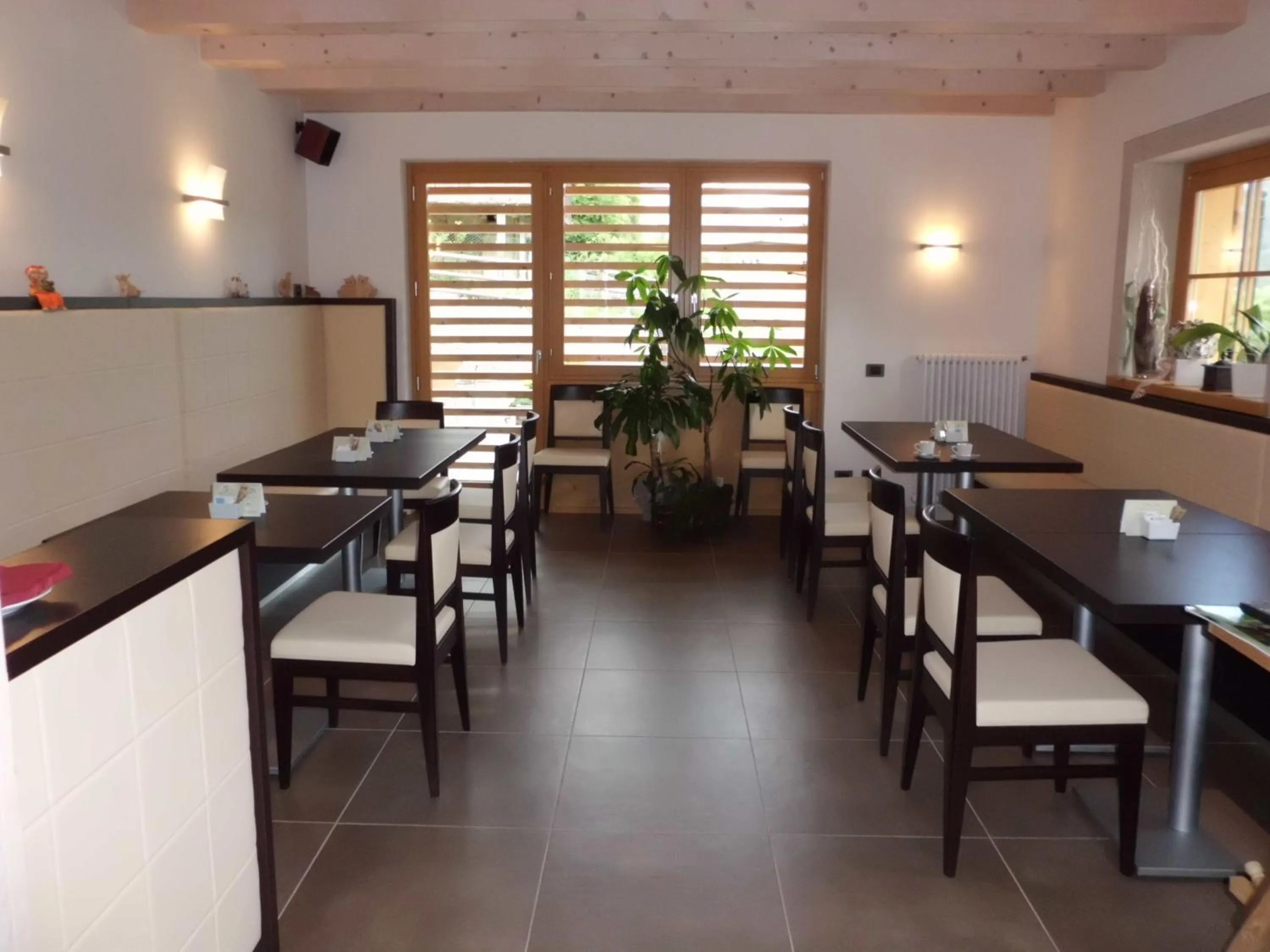 Restaurant/places to eat in Dolomiti Lodge Villa Gaia