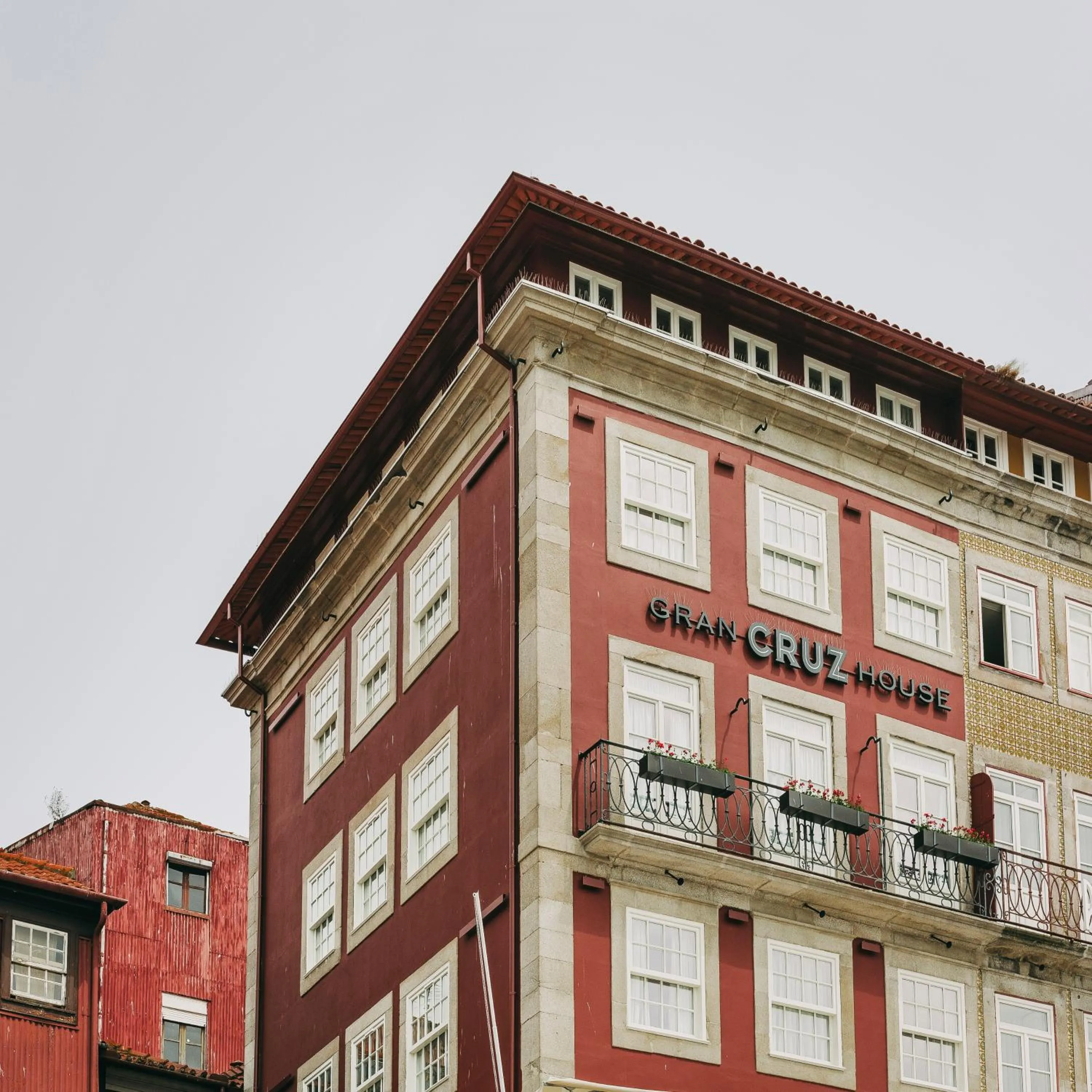 Property building in Gran Cruz House