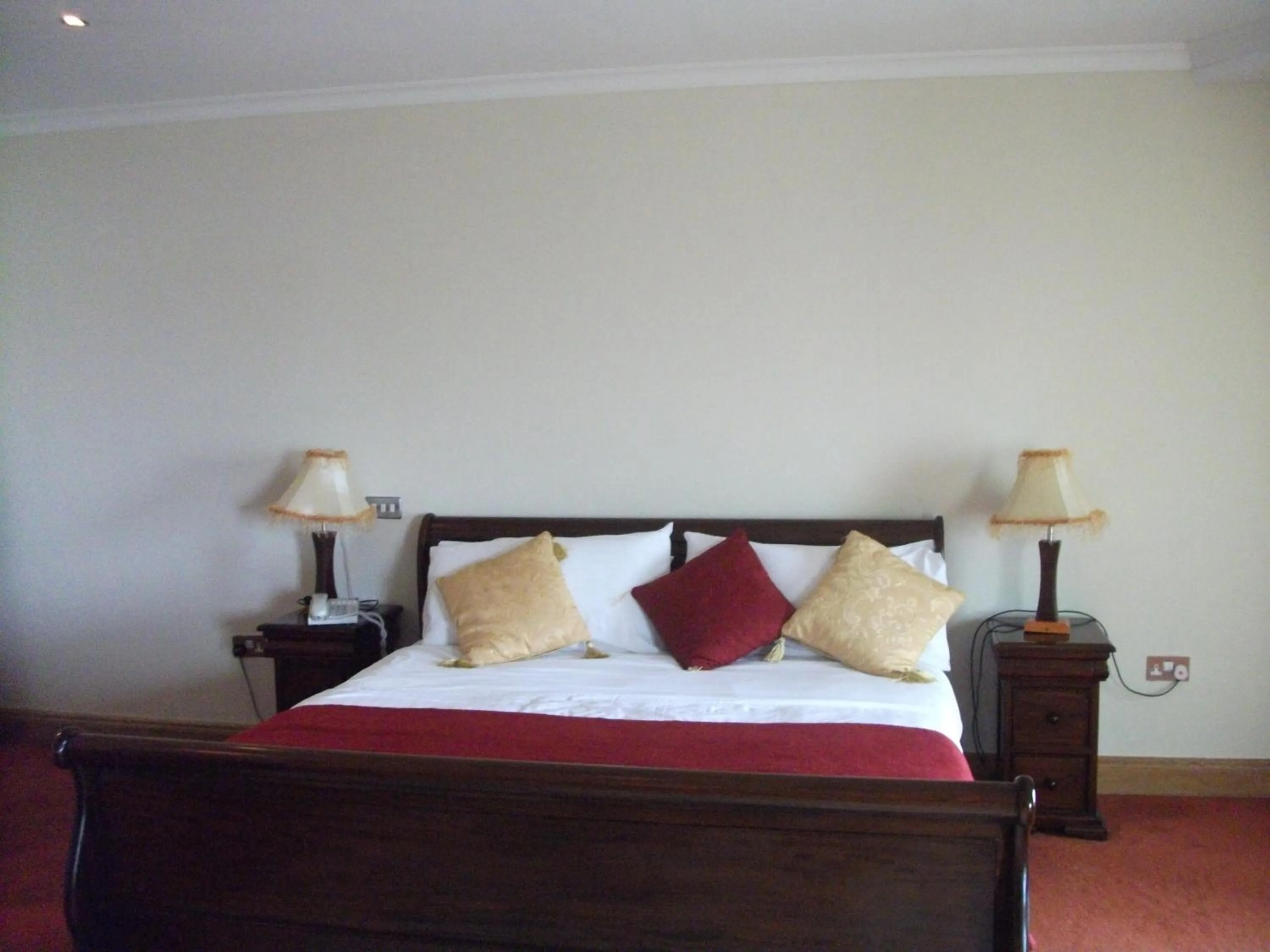Bedroom, Bed in Broadhaven Bay Hotel