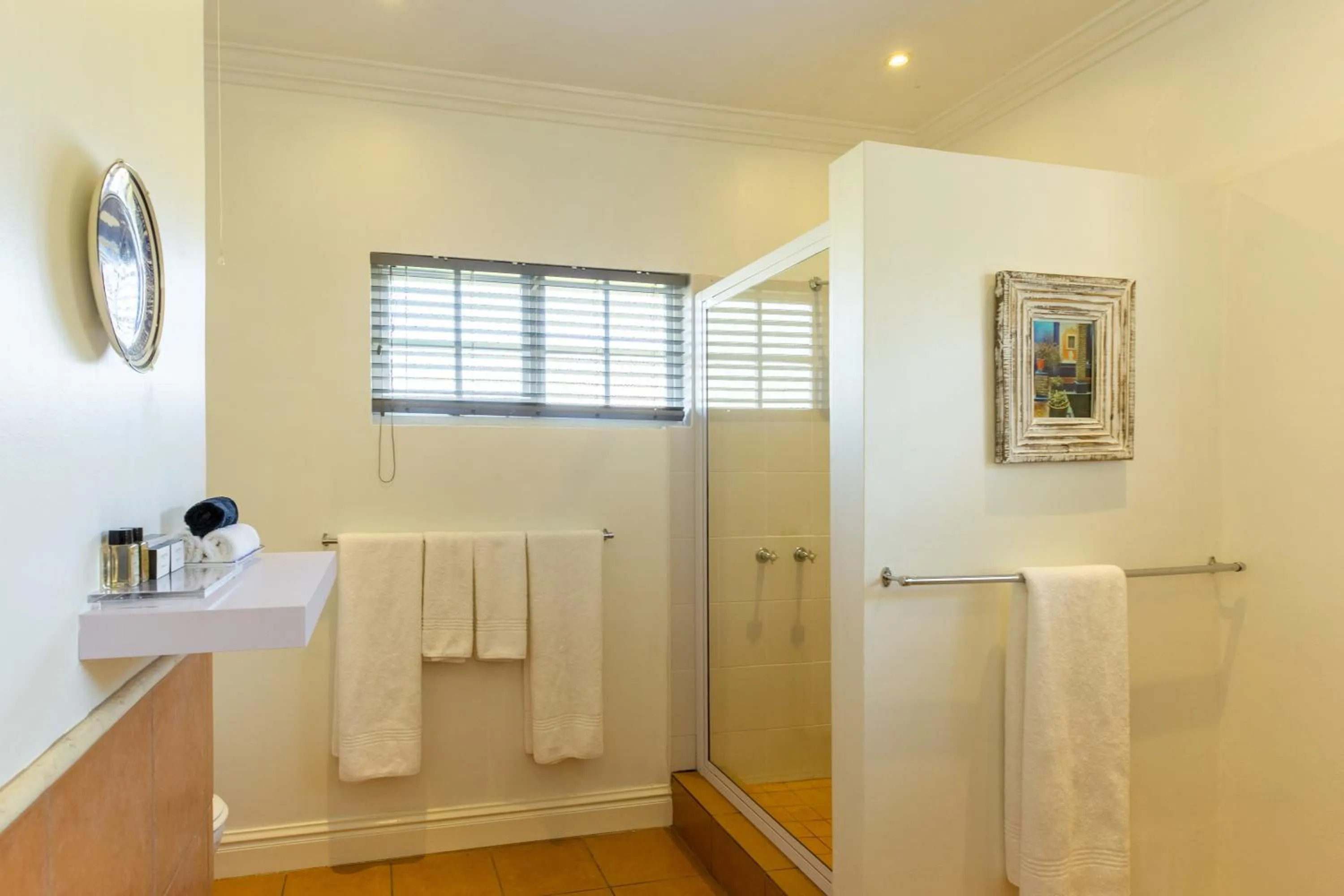 Shower in Moorcroft Manor Boutique Country Hotel