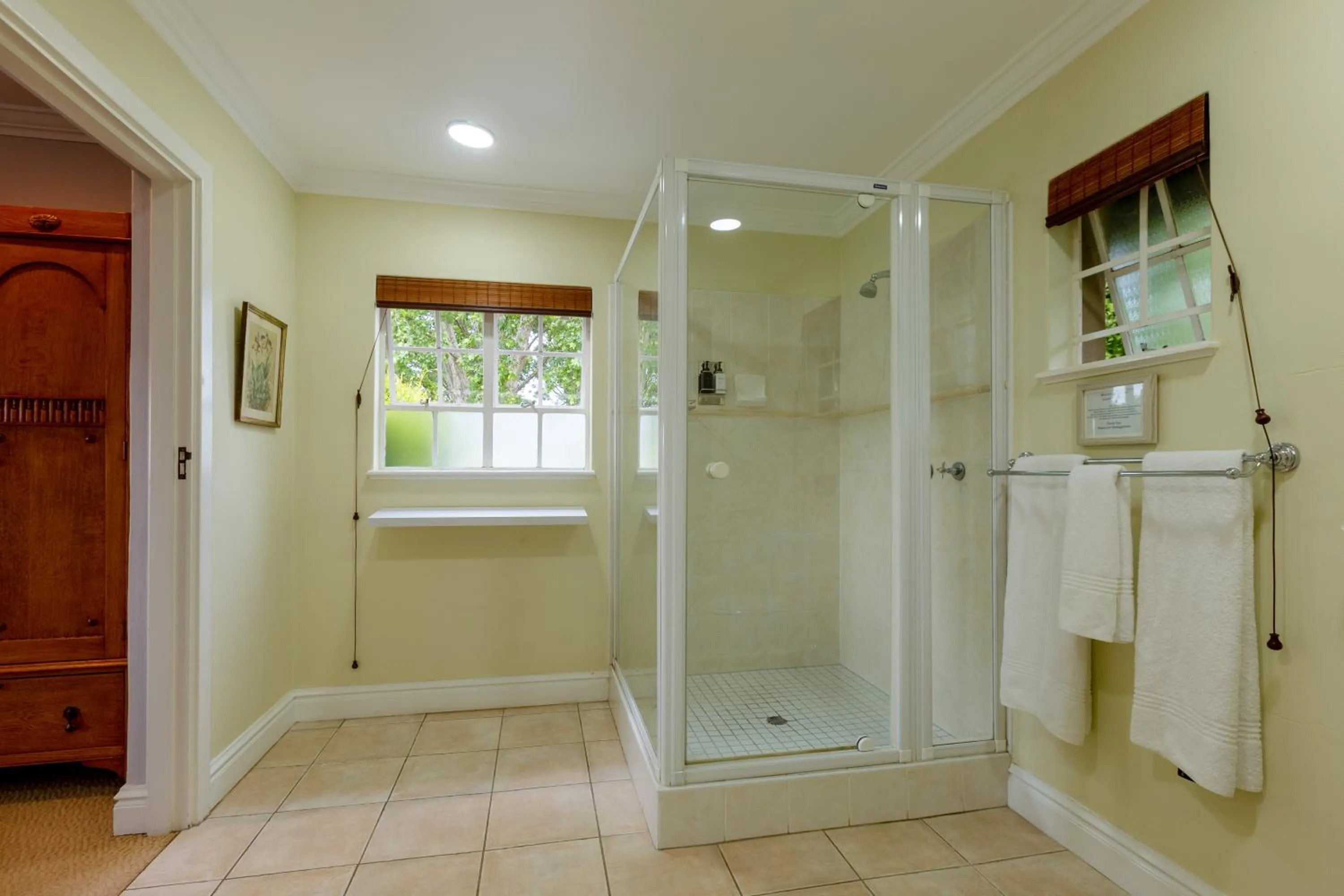 Shower in Moorcroft Manor Boutique Country Hotel