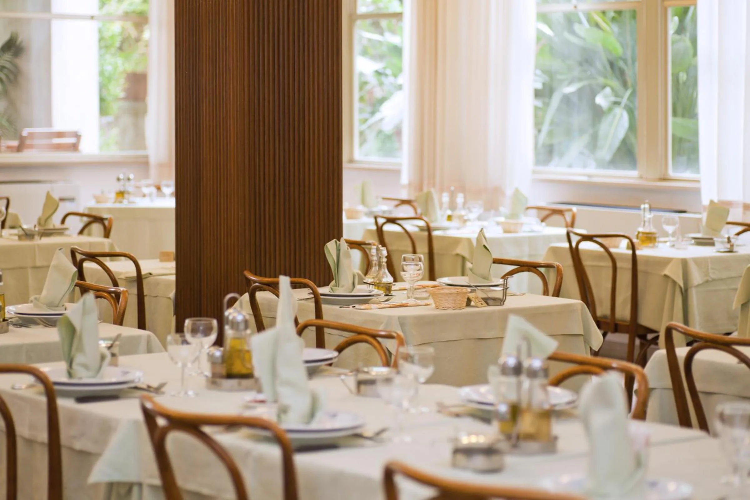 Restaurant/places to eat in Albergo Stella