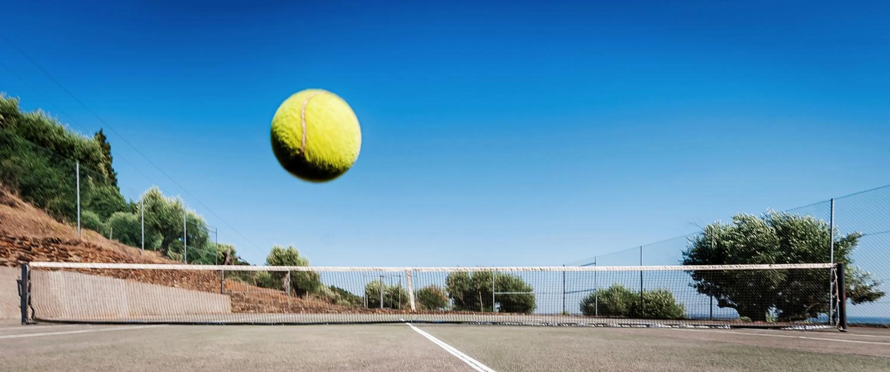 Tennis court in Convento Sao Paulo - Hotel Rural